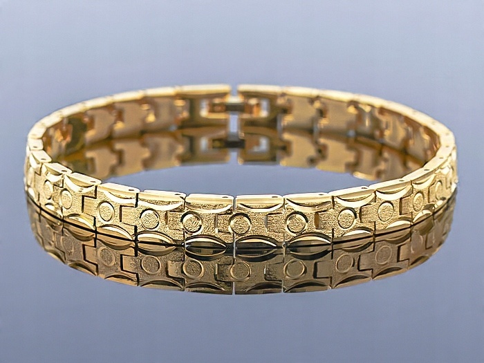 

Elegancka złota bransoletka 14k / Wzory