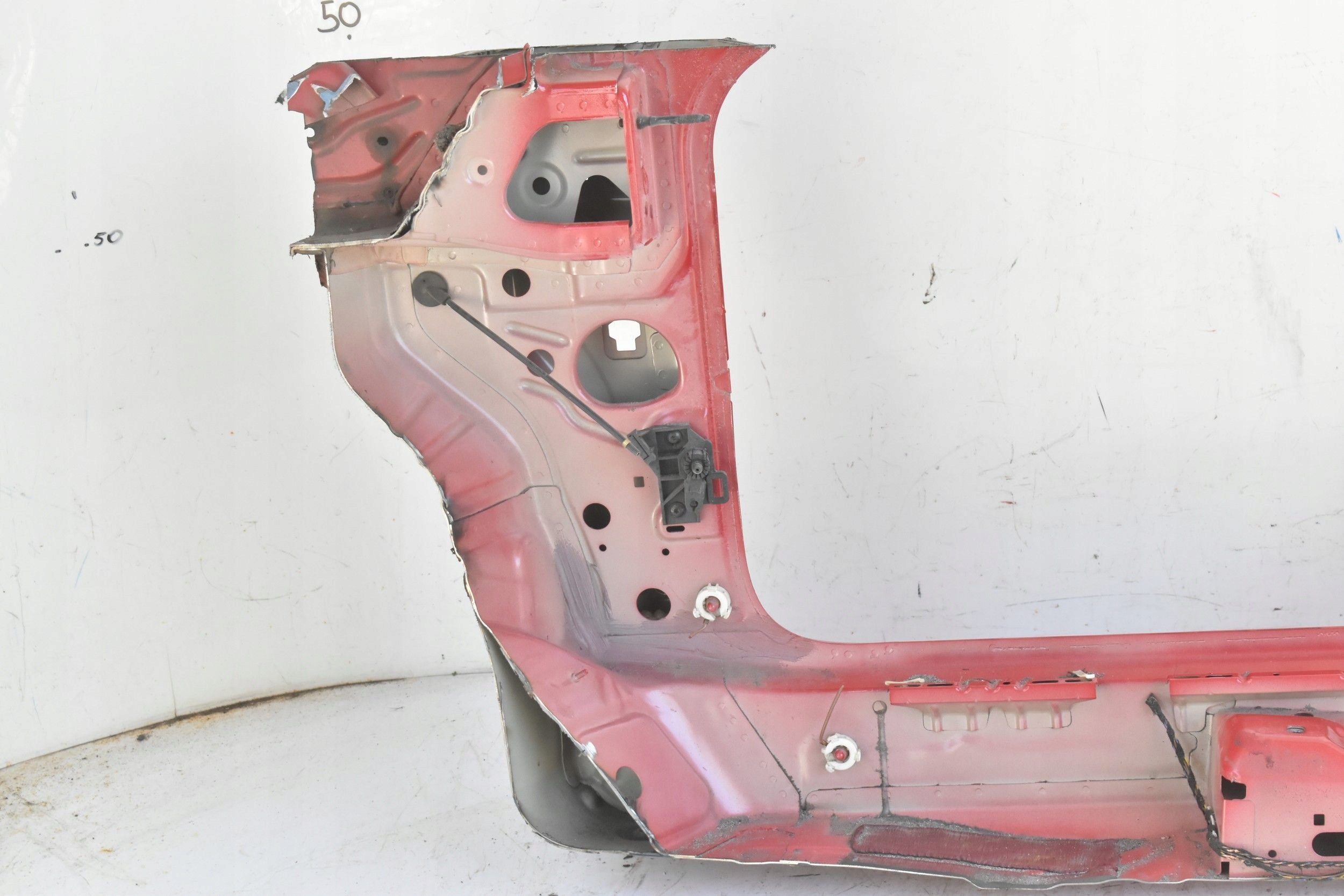 PRÓG PRAWY PRZÓD SŁUPEK VW GOLF VII 5DRZWI 12-21 Kolor czerwony