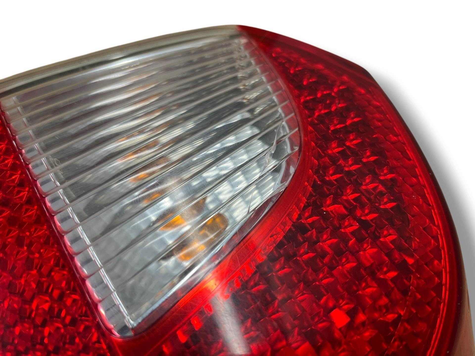 light rear right side Volvo XC70 2 2008 30698984