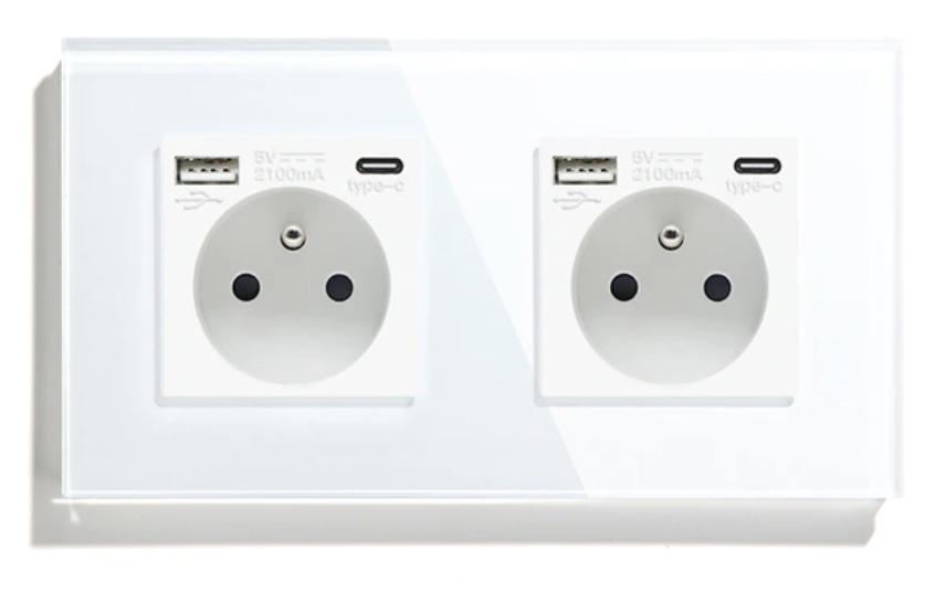 Skleněná Zásuvka Dvojitá Usb A+c Quick Charge 20W Qc 3.1A Kontakt 16A