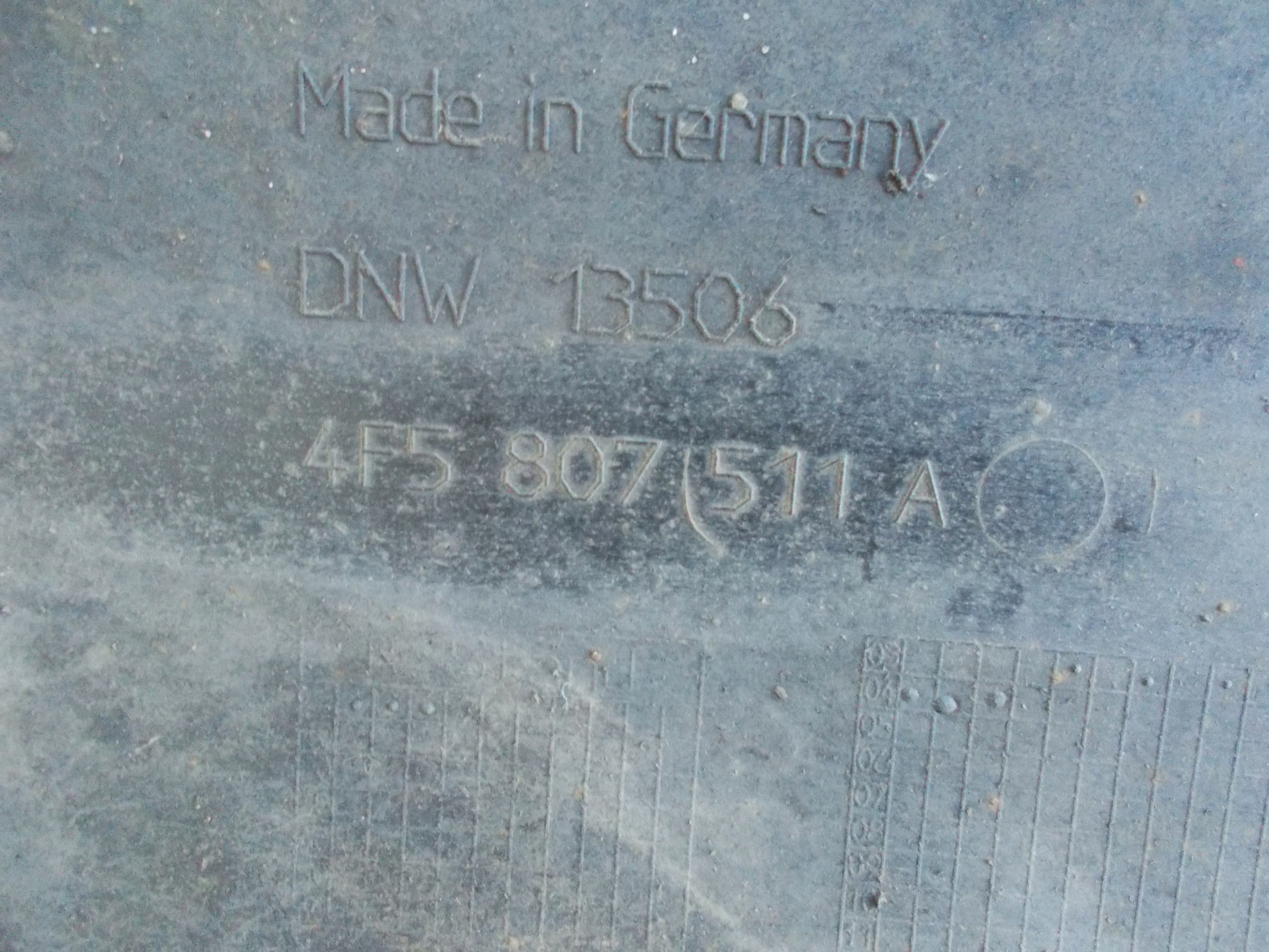 AUDI A6 C6 SEDN bumper rear part below PDC