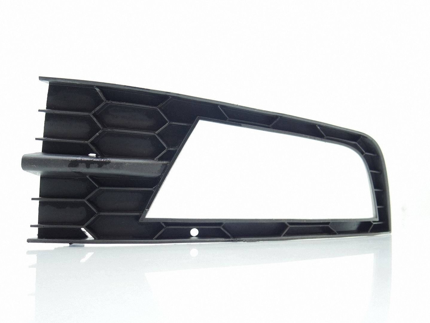 grid of a bumper right front right front SKODA OCTAVIA III 5E 5E0807682