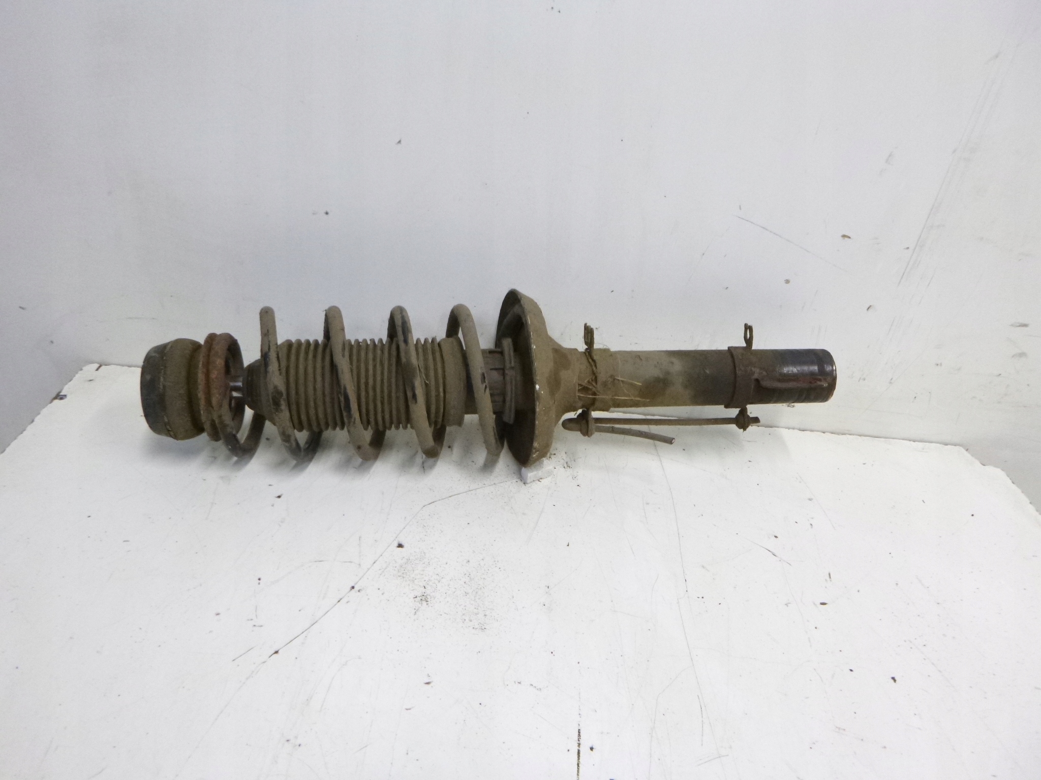 shock absorber front left SEAT LEON 1.6 2002r. 1J0413031T