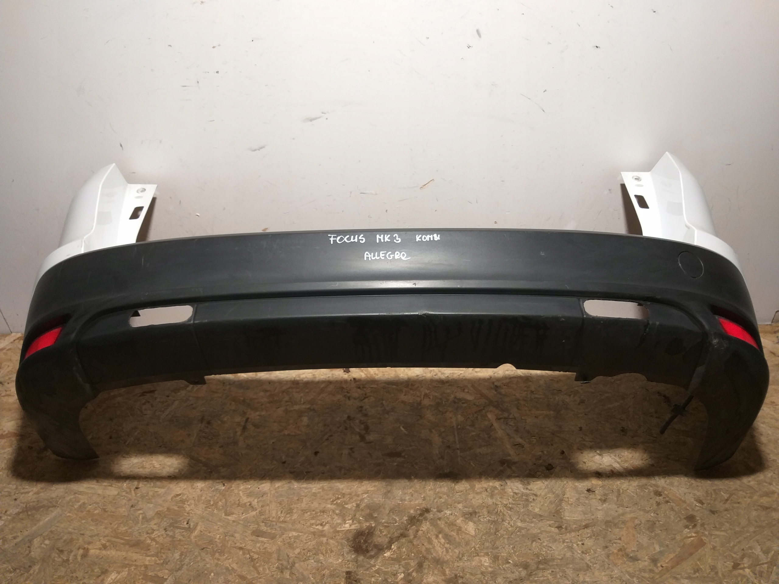 Stoßstange heck Ford Focus MK3 Kombi