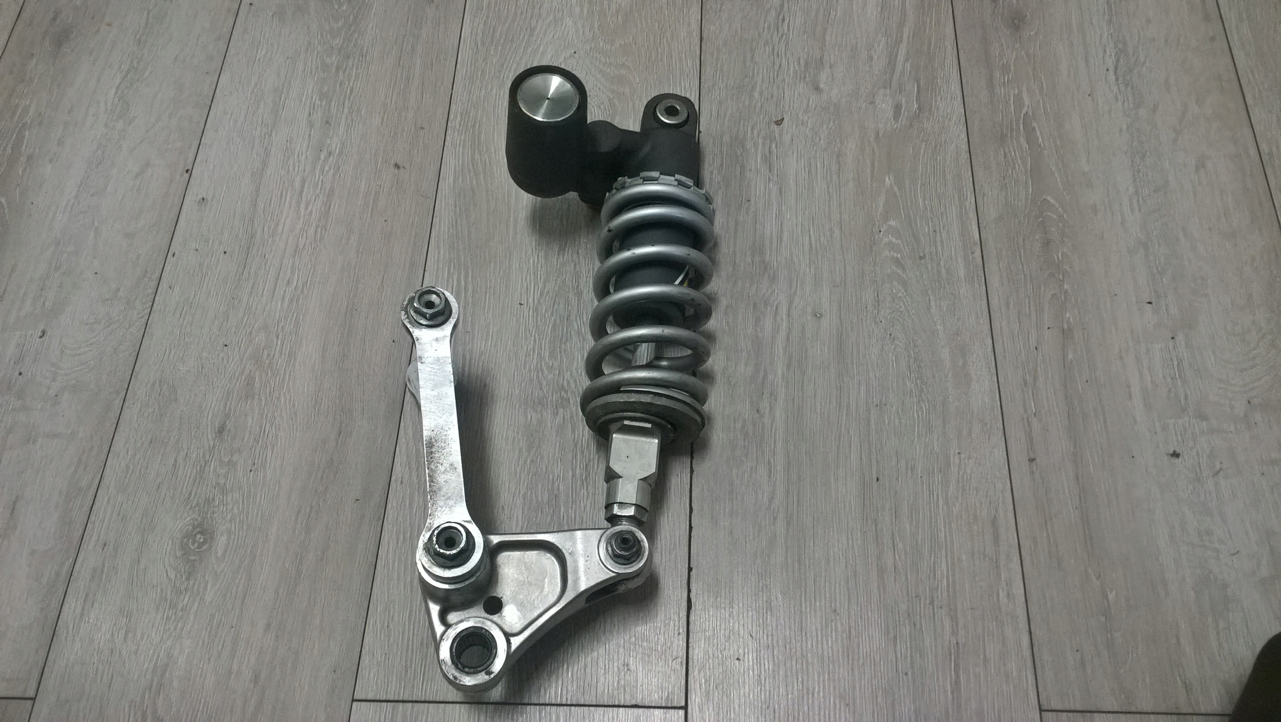 Yamaha R1 RN32 RN49 амортизатор задний задний колыбель