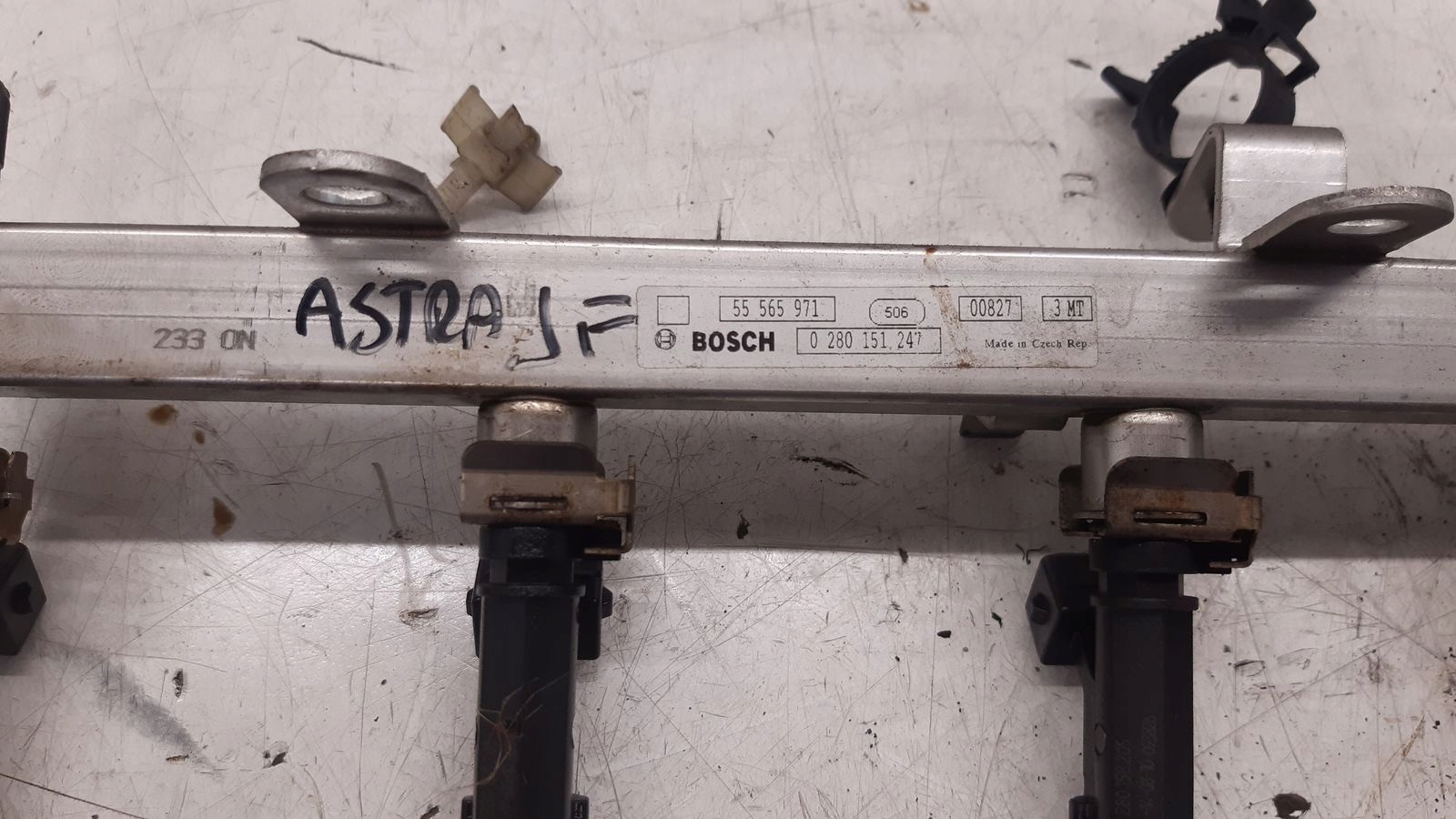 Rampe injection Injecteurs Opel Astra J kombi 1,4T