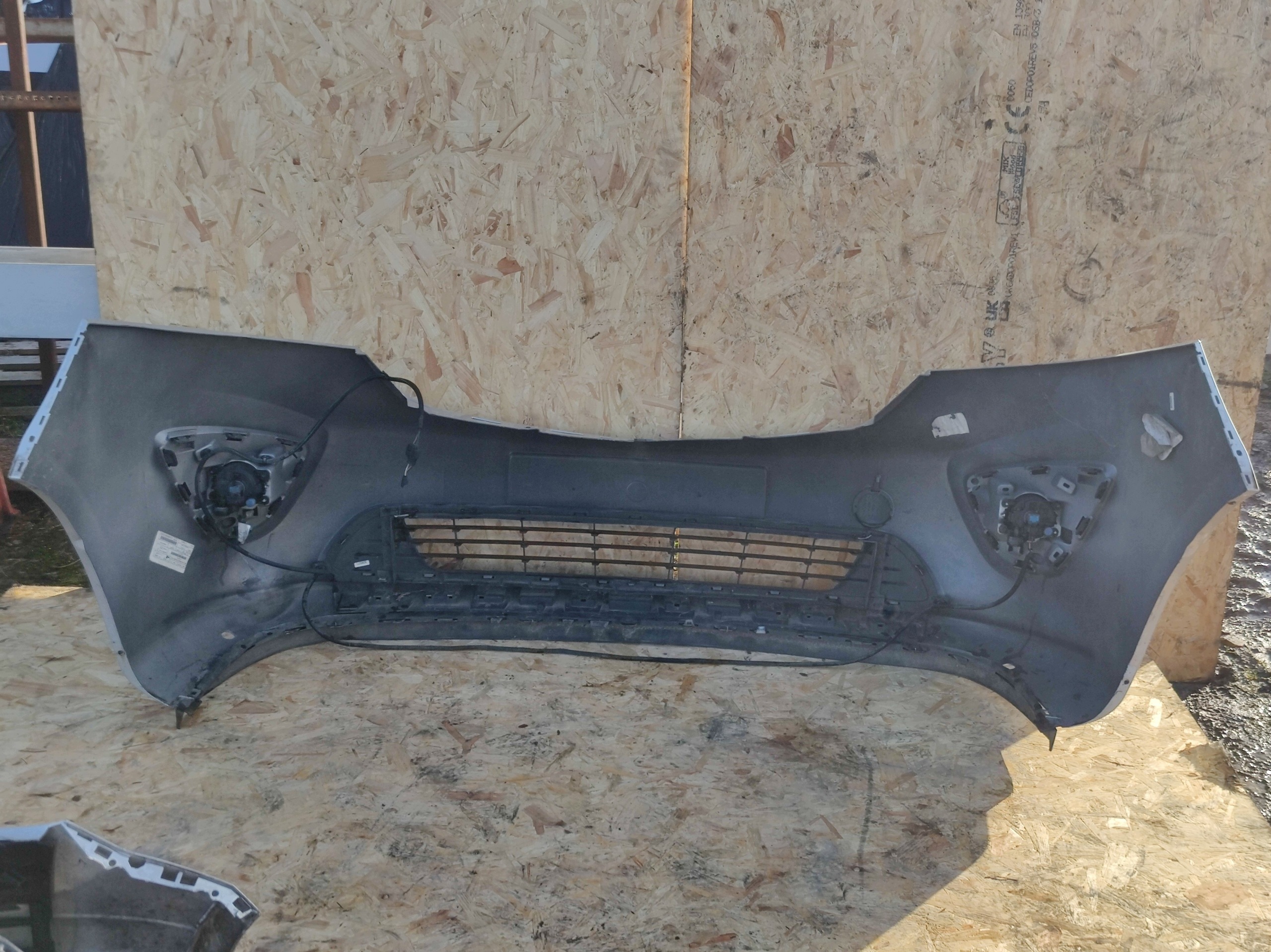 OPEL VIVARO B 2015R bumper front front complete SREBRNY