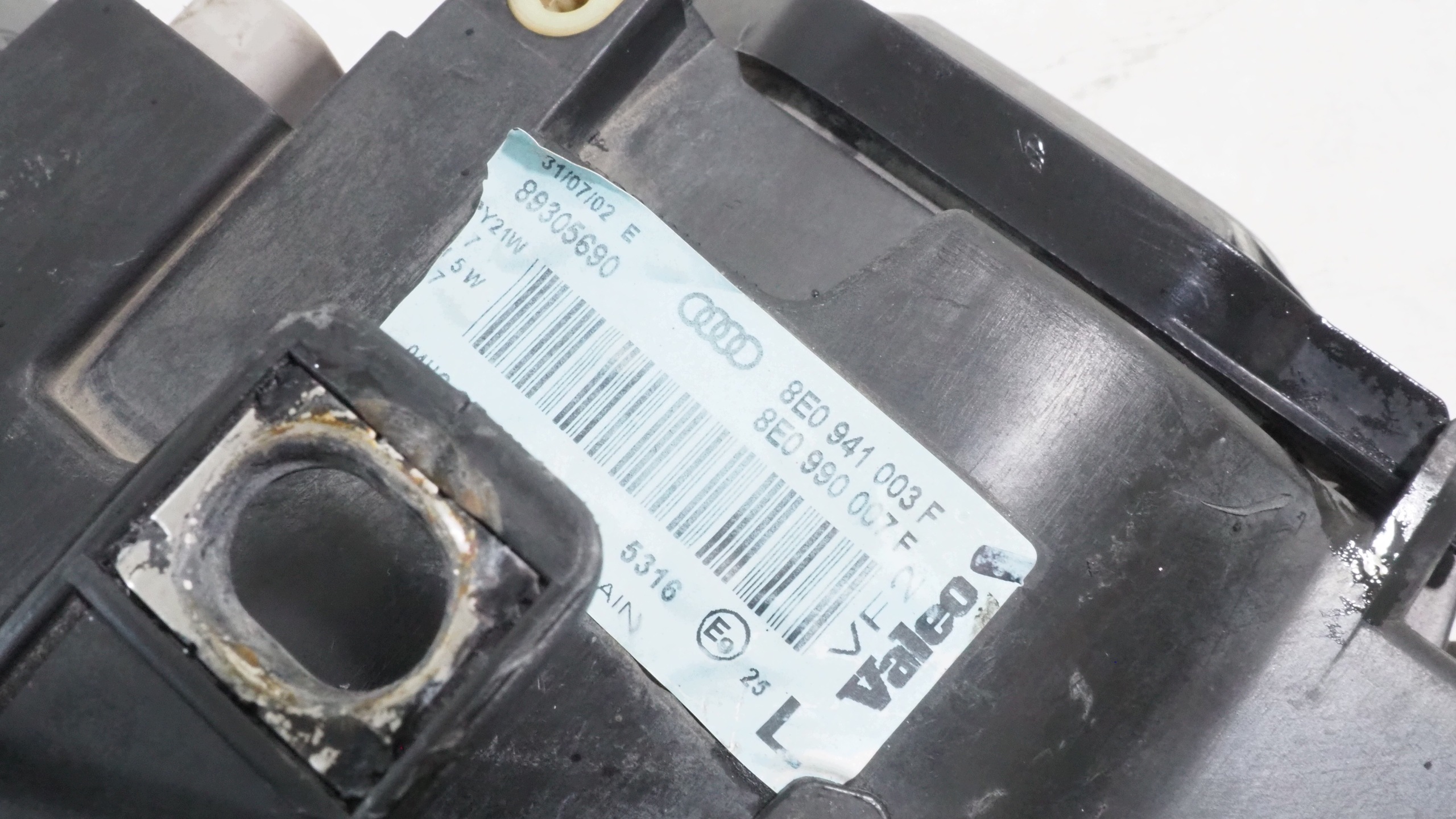 Audi A4 B6 light left front 8E0941003F