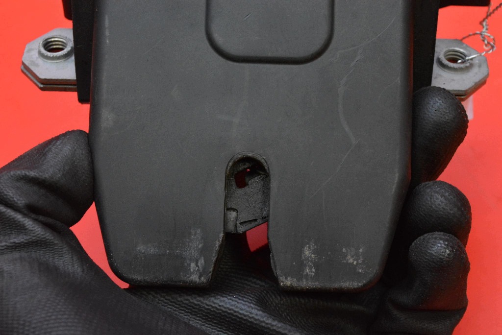 lock bonnet rear part boot 4N51-A442A66-AM VOLVO V50 03-11