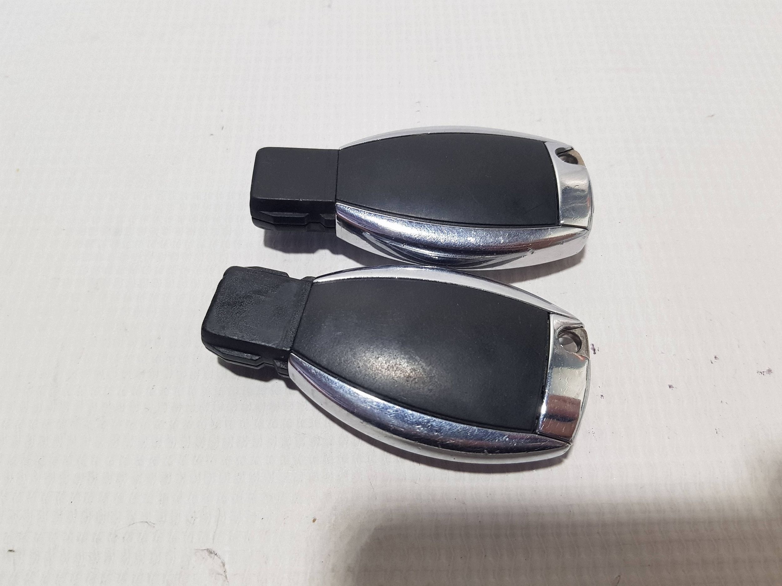 ignition + 2X key MERCEDES W207 C207 2079052600