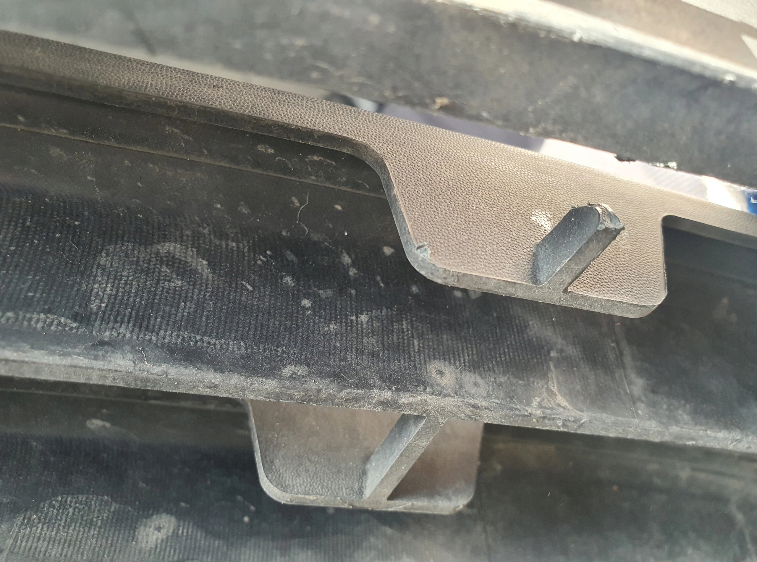 Grill Opel Vivaro B 14