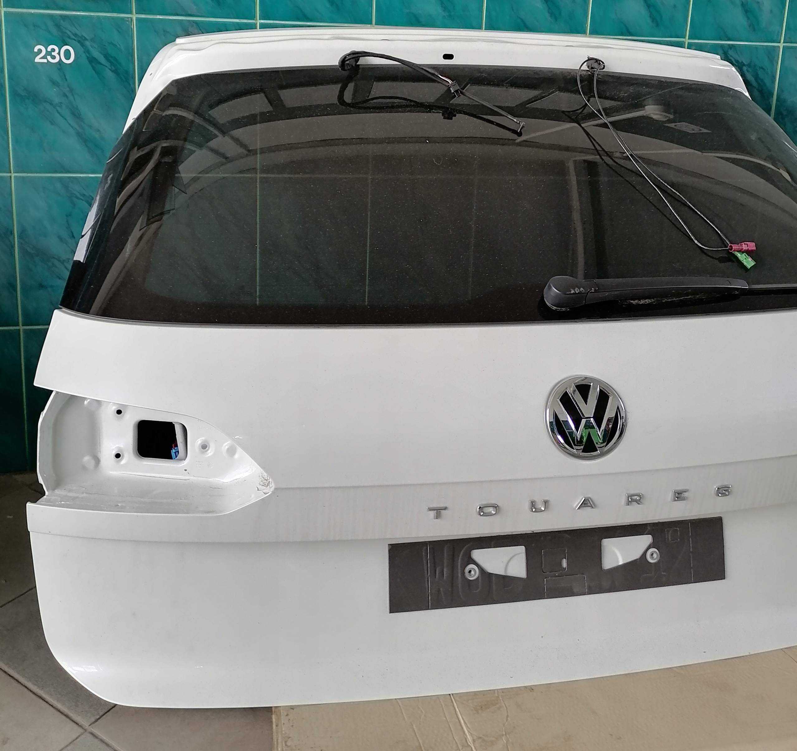 VW TOUAREG III 3 KLAPA BAGAŻNIKA LOK1 PERŁA Typ samochodu 4x4/SUV Samochody osobowe