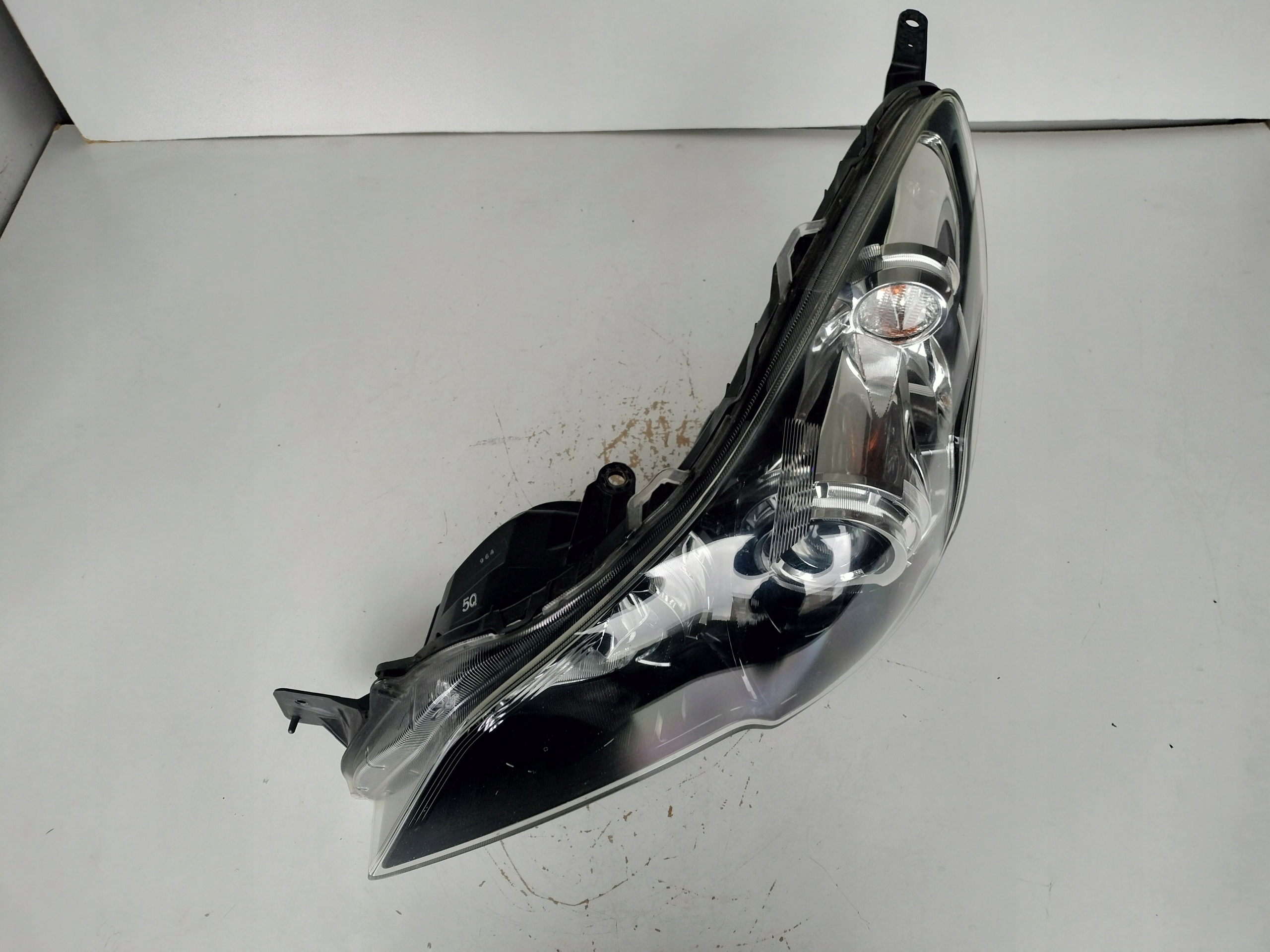 light left REFLEKTOR SUBARU OUTBACK 09- XENON black