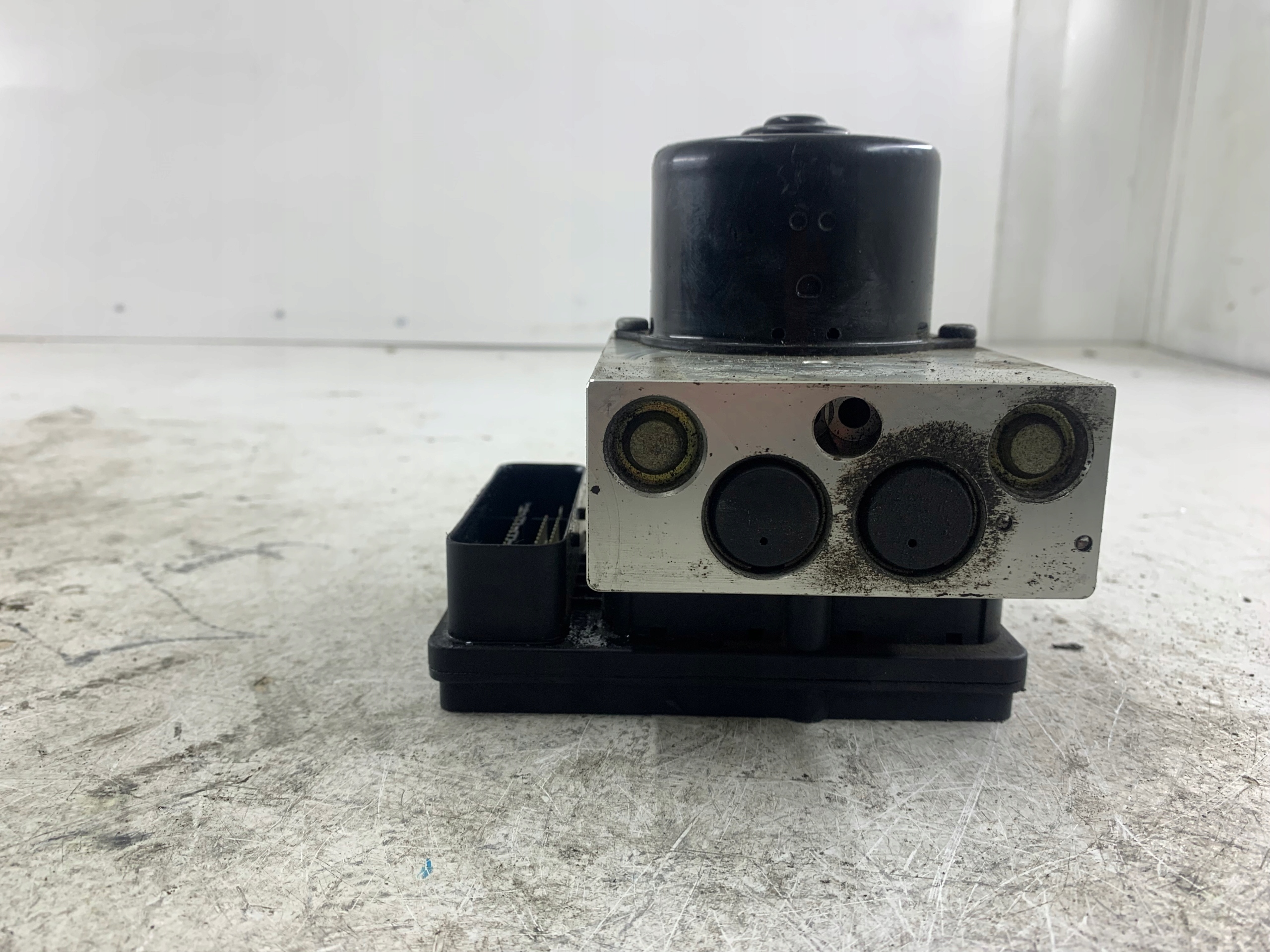 MERCEDES W203 pompe ABS A0054317512