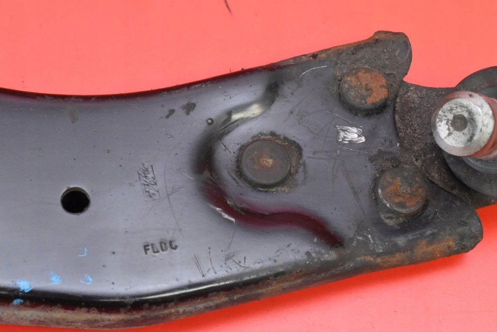 arm left front lower VOLVO V40 2 II 2.0 D4 190 KM 12-16