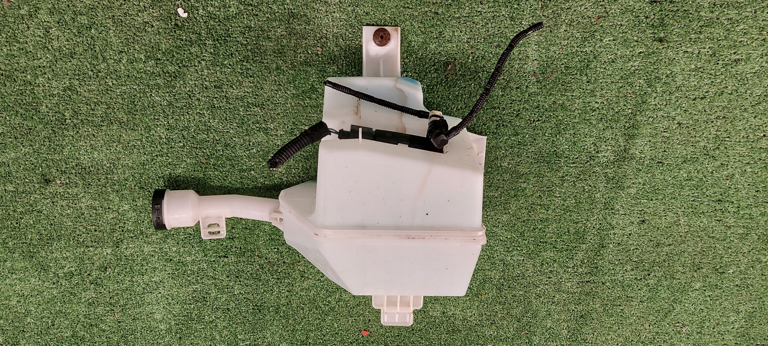 washer fluid tank complete OPEL CORSA E 39015511