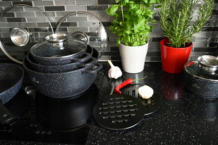 Zestaw garnków PREMIUM aluminiowe 12 el. Kolor czarny marmurkowy