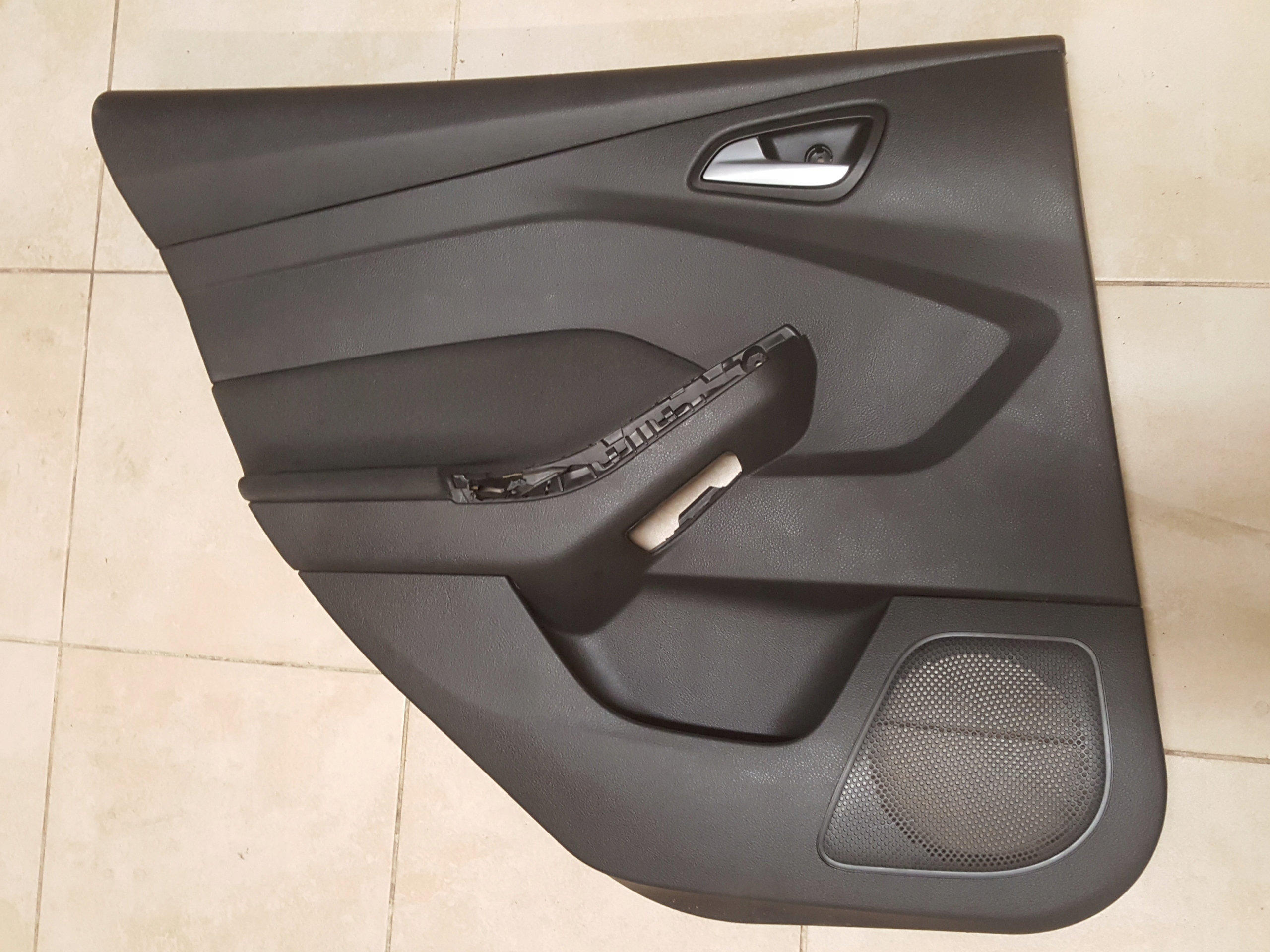 дверные карты левый зад FORD Focus III MK3