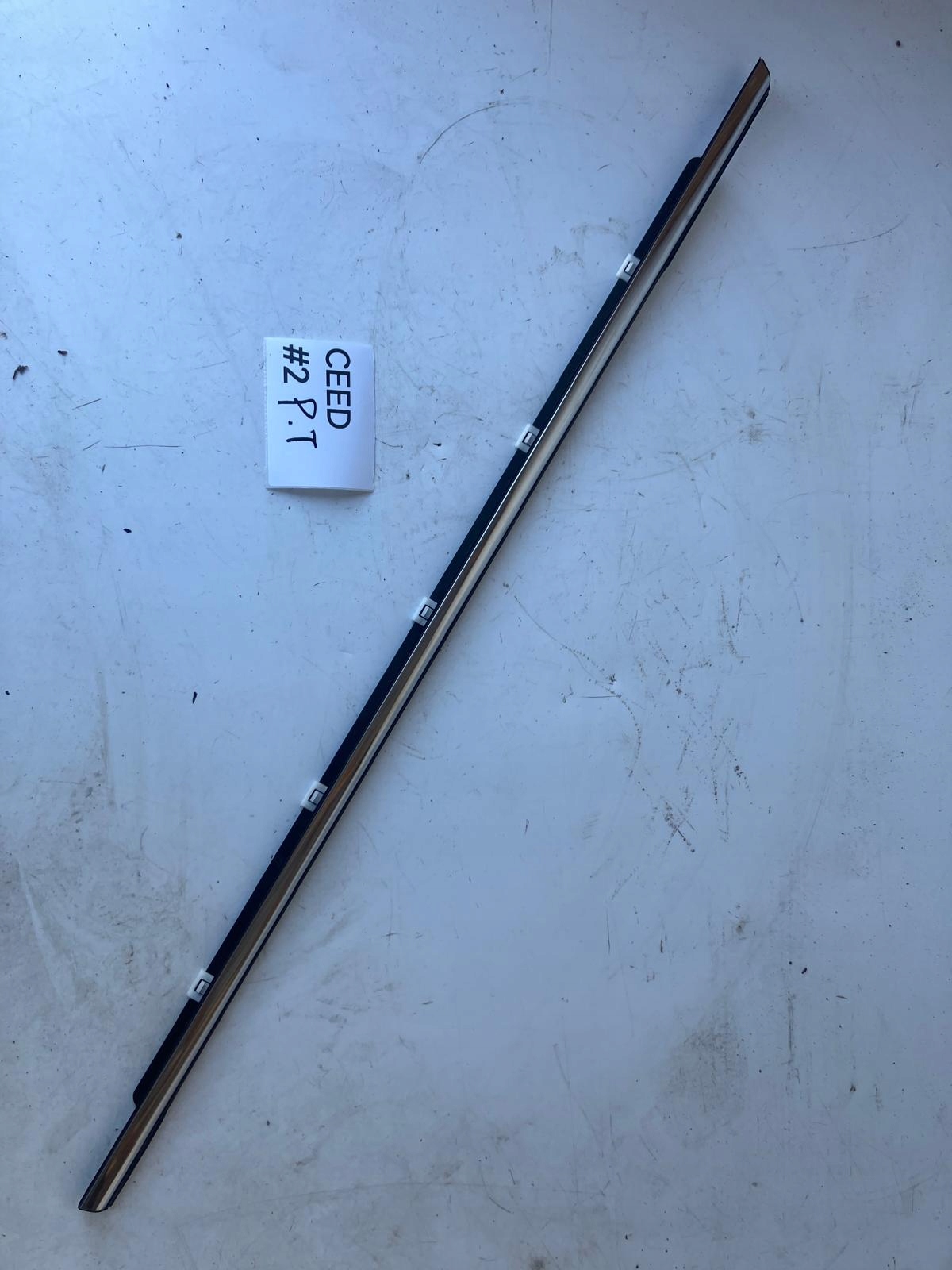 moulding dust door right rear part KIA CEED II KOMBI CHROM