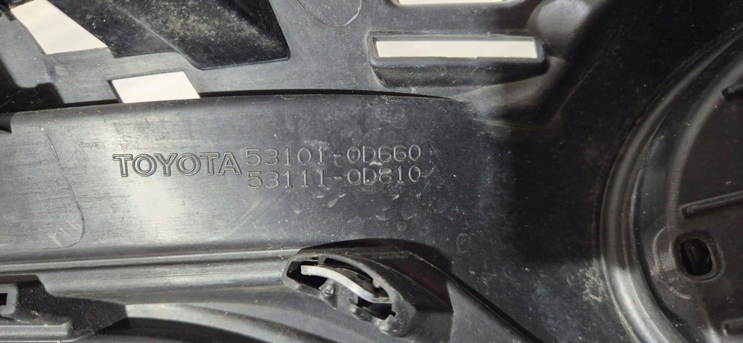 Toyota Yaris I P1 Kühlergrill FRONTGRILL Kühlergitter - Thumbnail 11