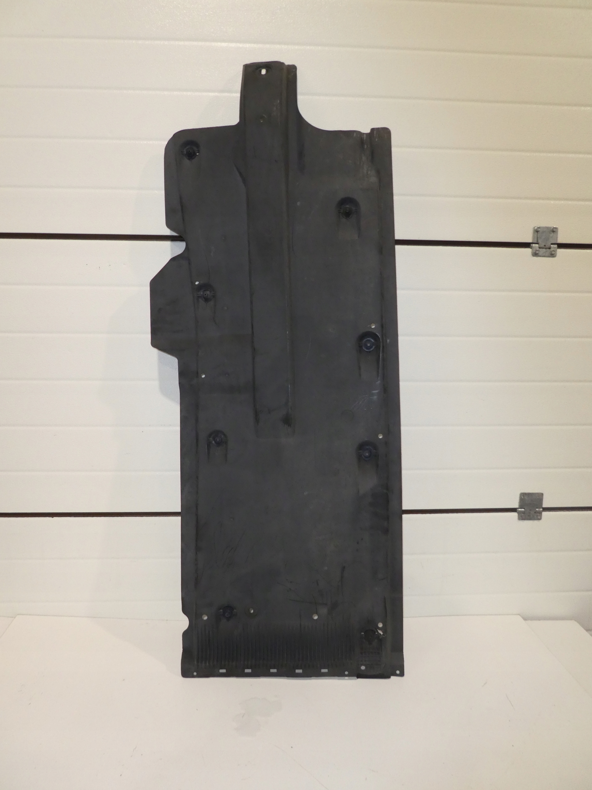 cover cover chassis left SKODA RAPID 6RA825201