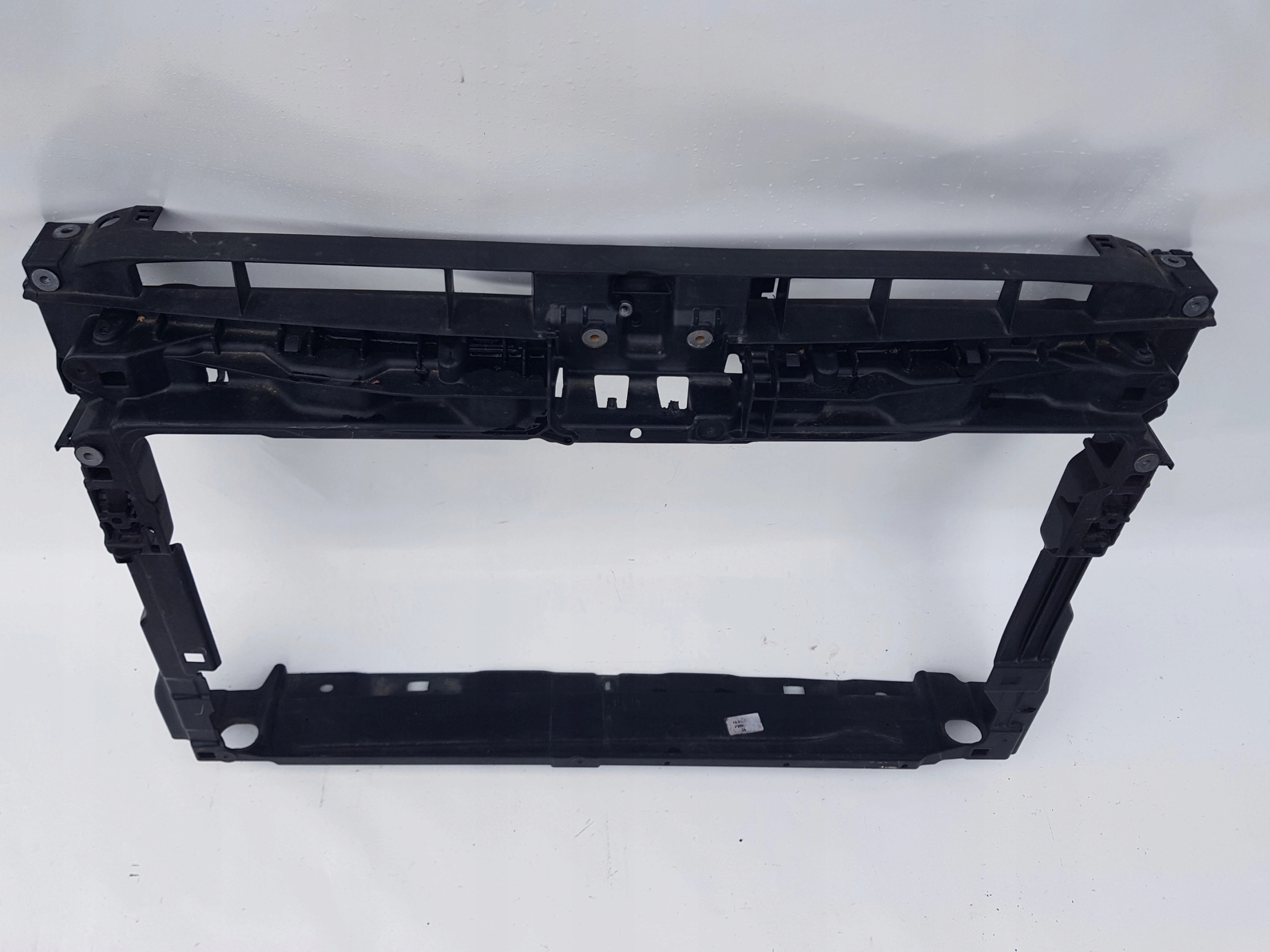 VW GOLF VII PAS PRZEDNI WZMOCNIENIE 5G0805588R Producent części Volkswagen OE