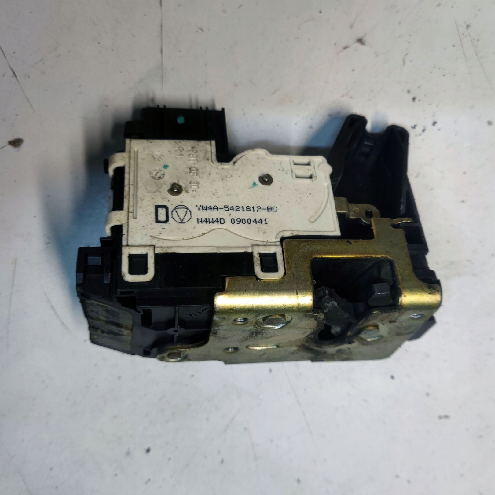 4W4A-5421813-BA - MAZDA TRIBUTE дверной замок передний правый 4w4a-5421813