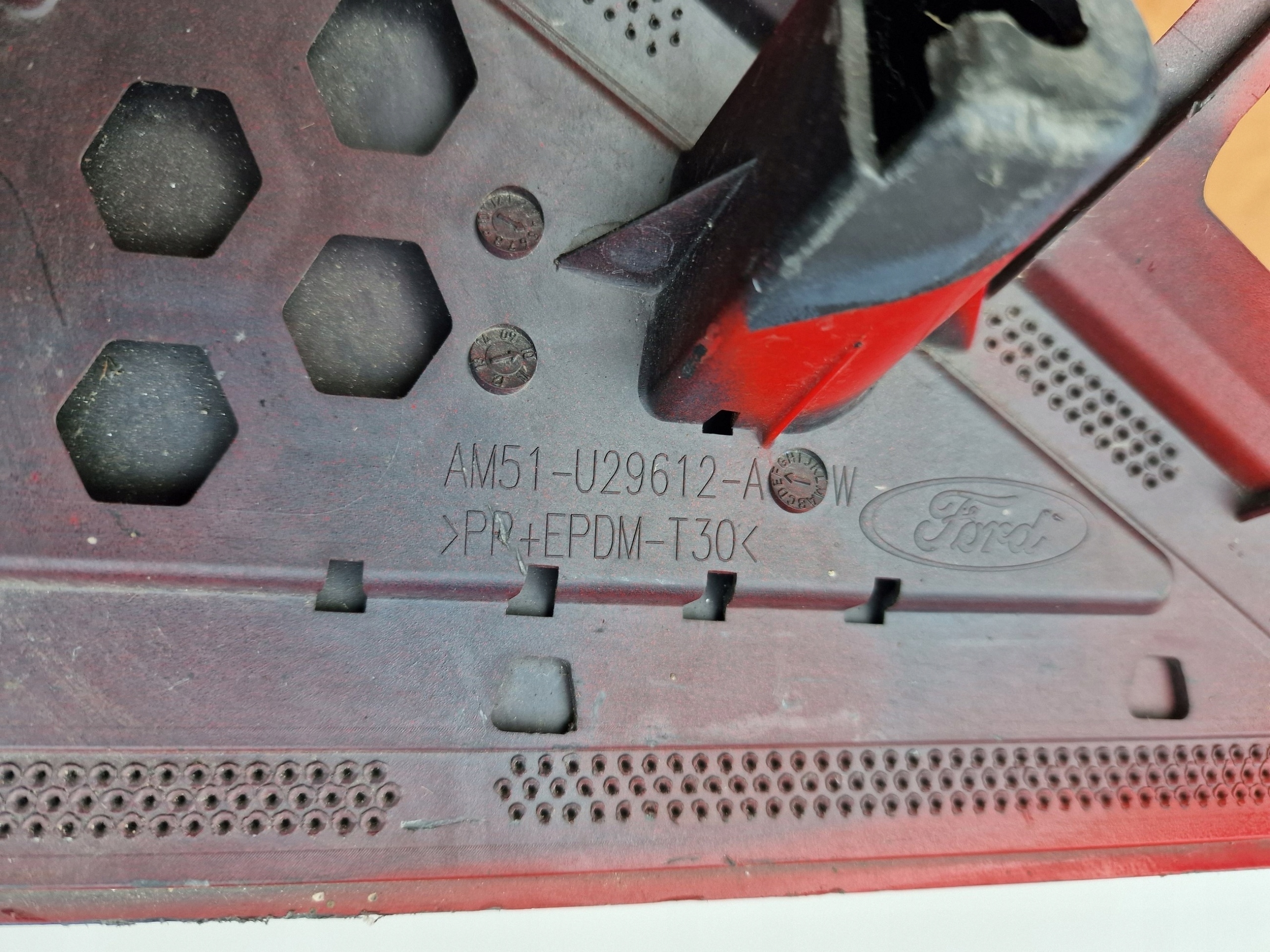 FORD GRAND C-MAX MK2 DESTRO MODANATURA PARAFANGO POSTERIORE OE