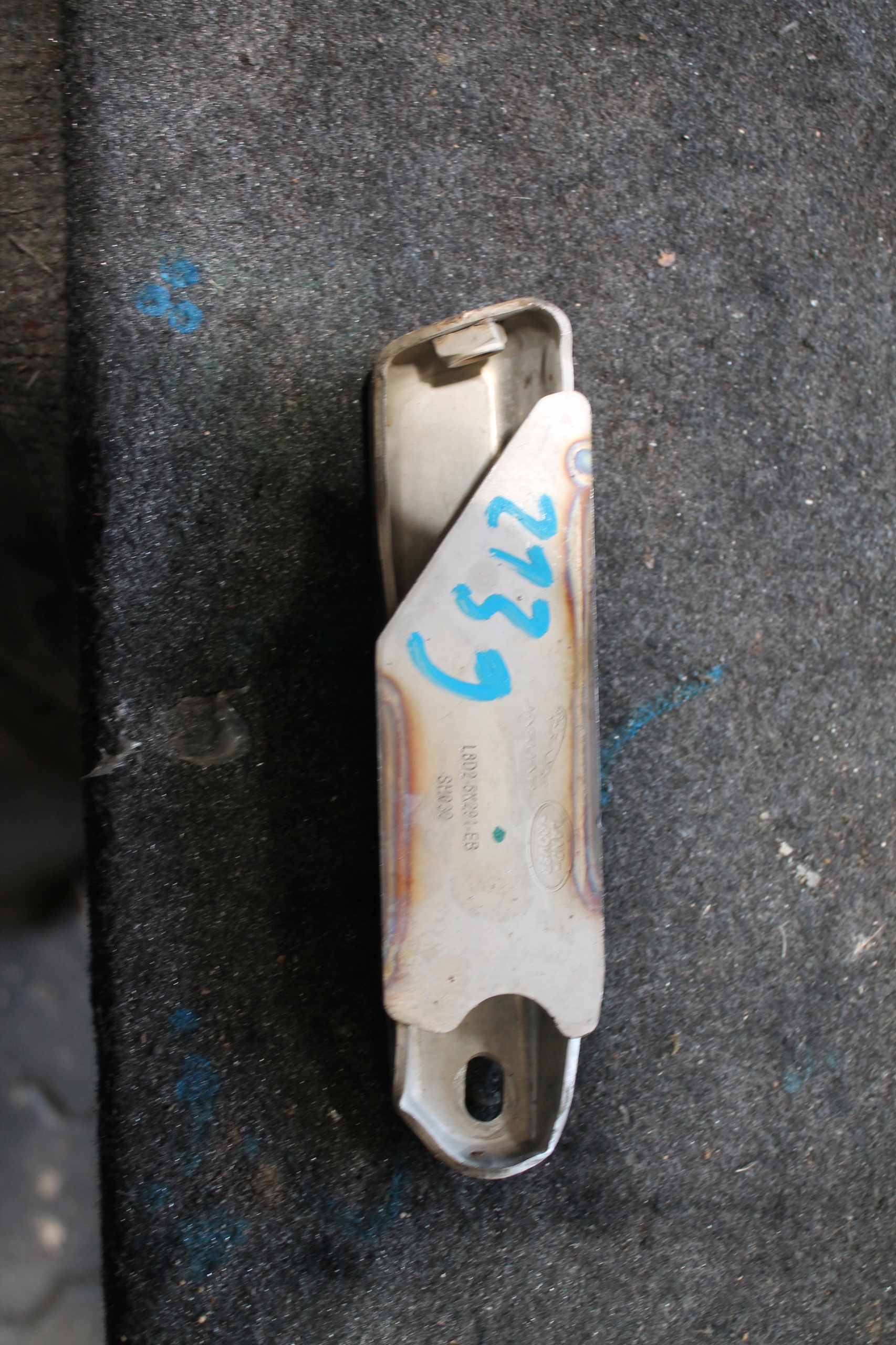 2139. Consolle fissaggio WYDECHOWEGO L8D2-5K291-EB