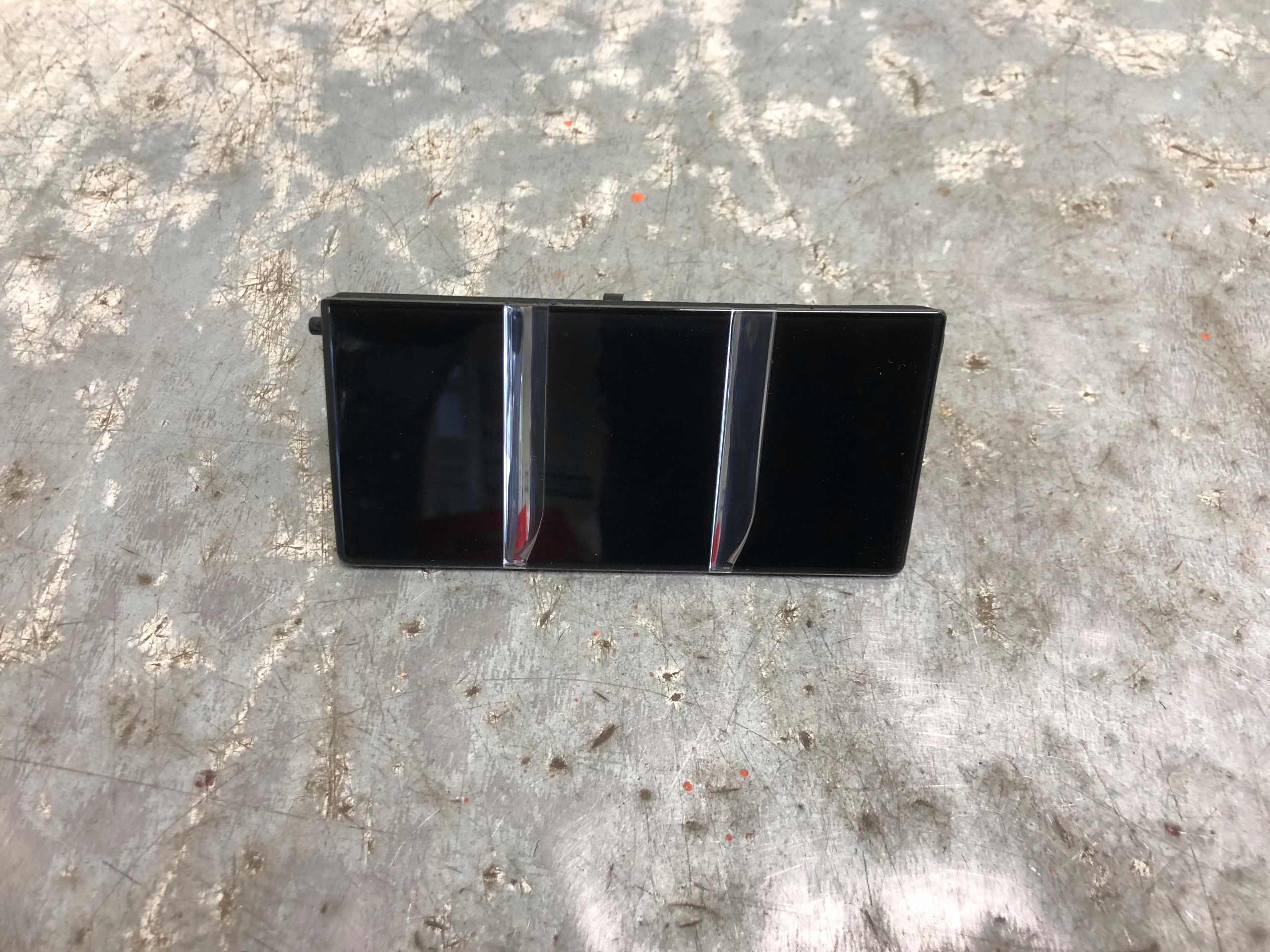 spoiler GRILLA left front MERCEDES MAYBACH W222 A2228853202