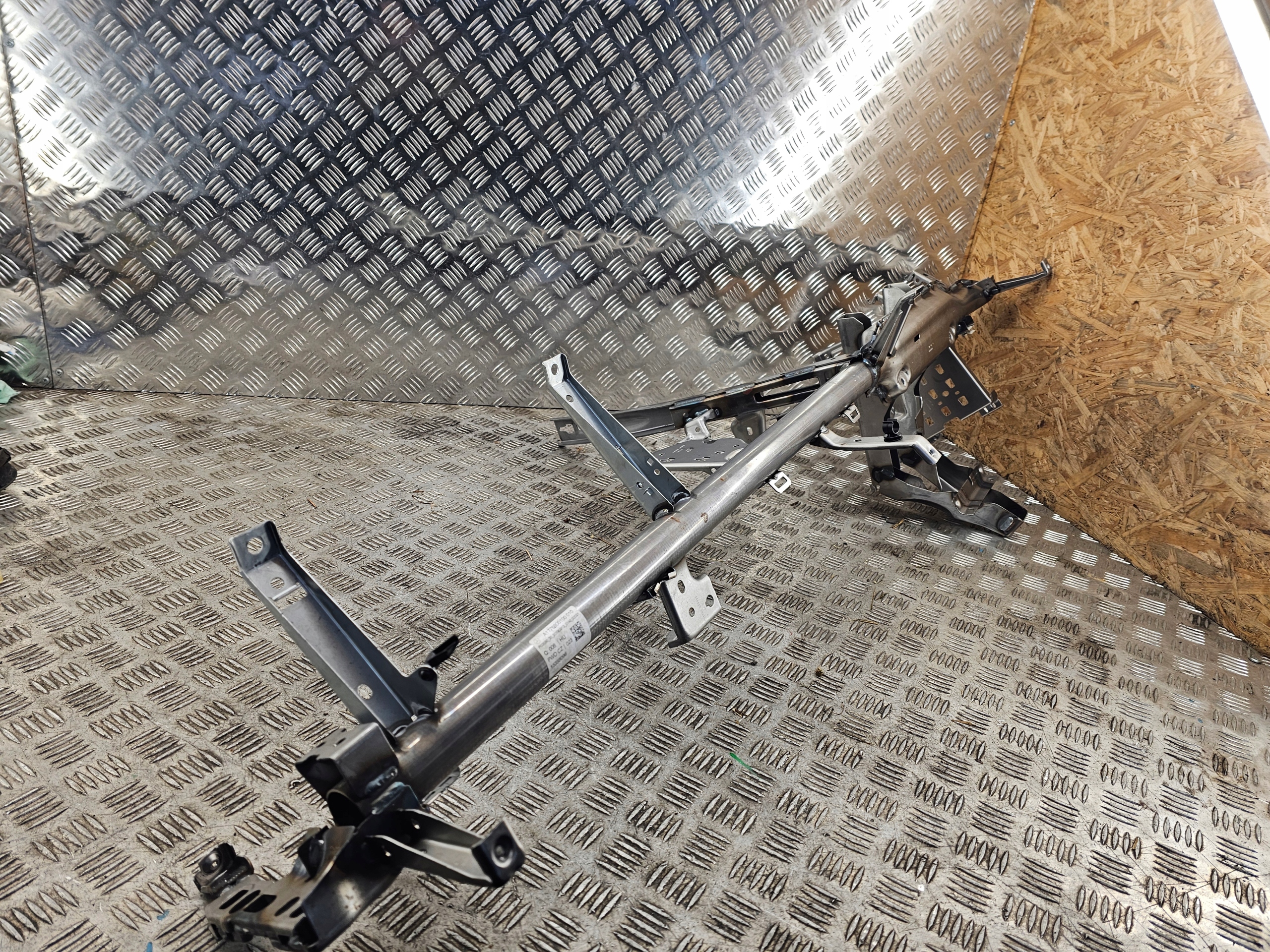 MERCEDES A-KLASA W177 support pipe below KONSOLE EU. A1776800100