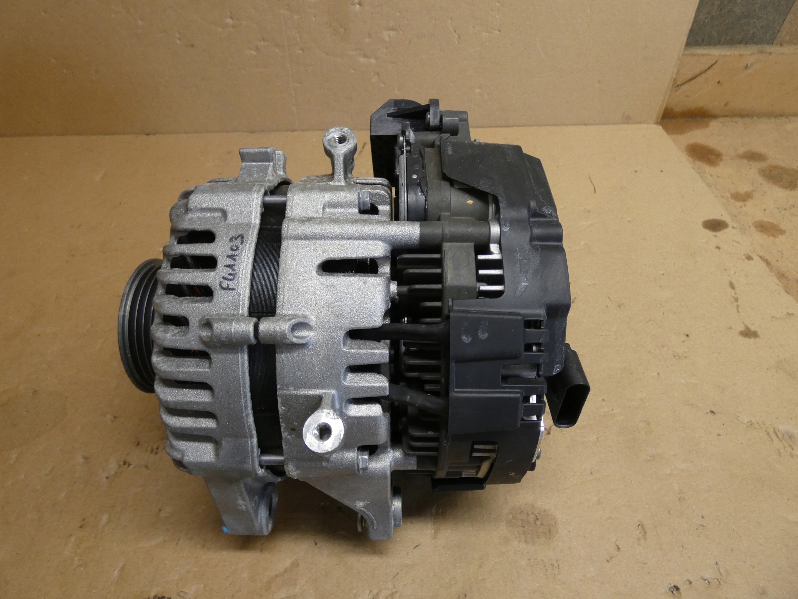 Citroen C5 X C5X 2023 Alternator 1.2 THP 10XRAB / 9856134580 BDB