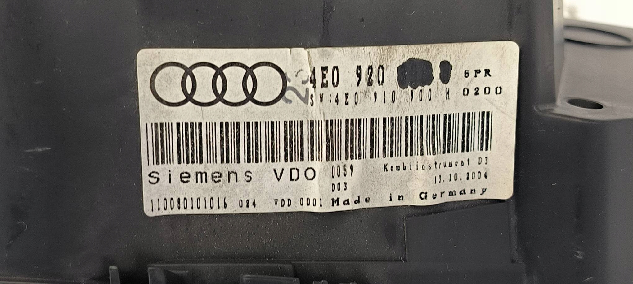 kilometar sat brzinomjer sat 4E0910900H AUDI A8 D3