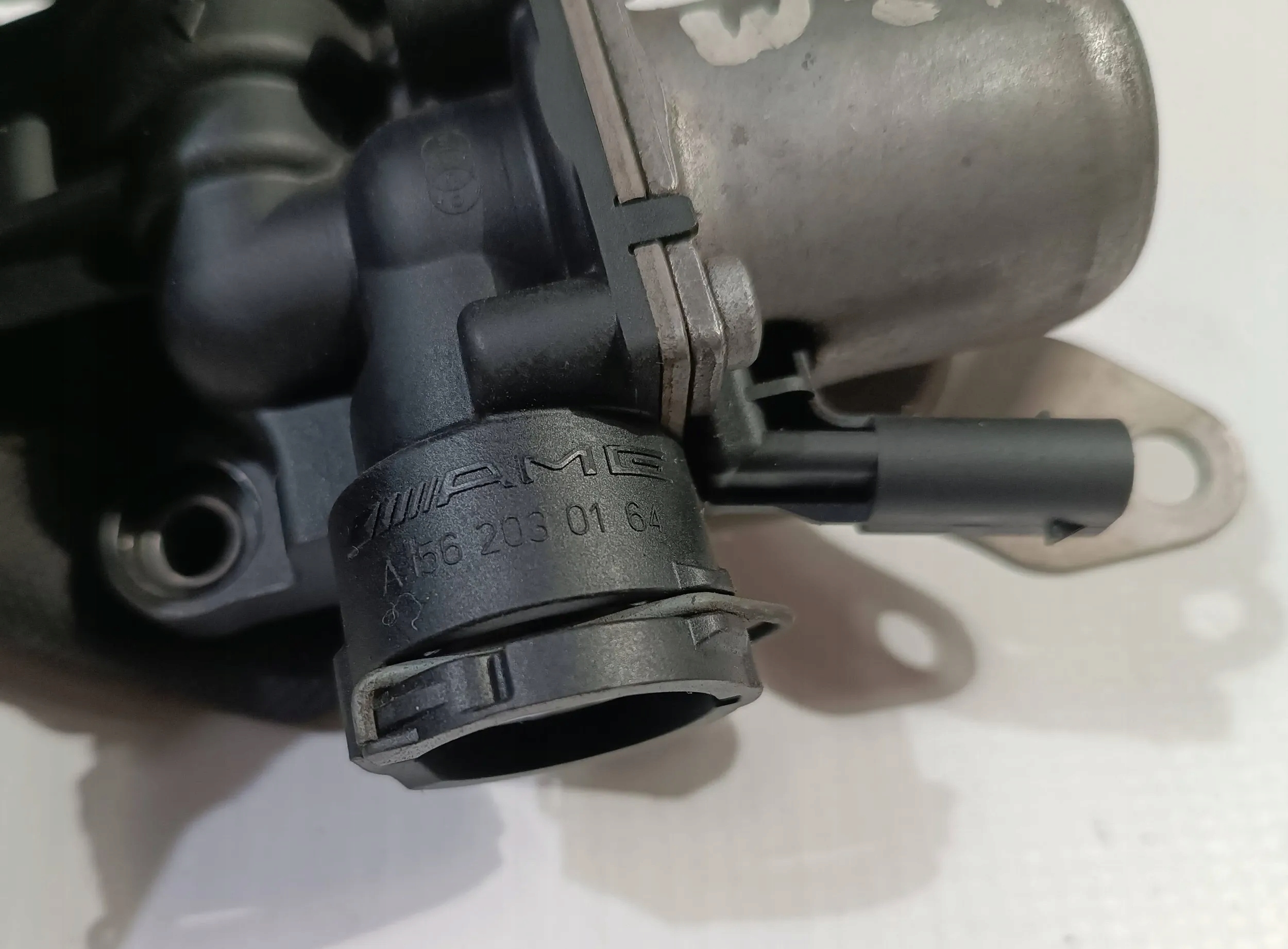 ventil pompy vode gasa chlodzacego Mercedes W212 6.3 AMG