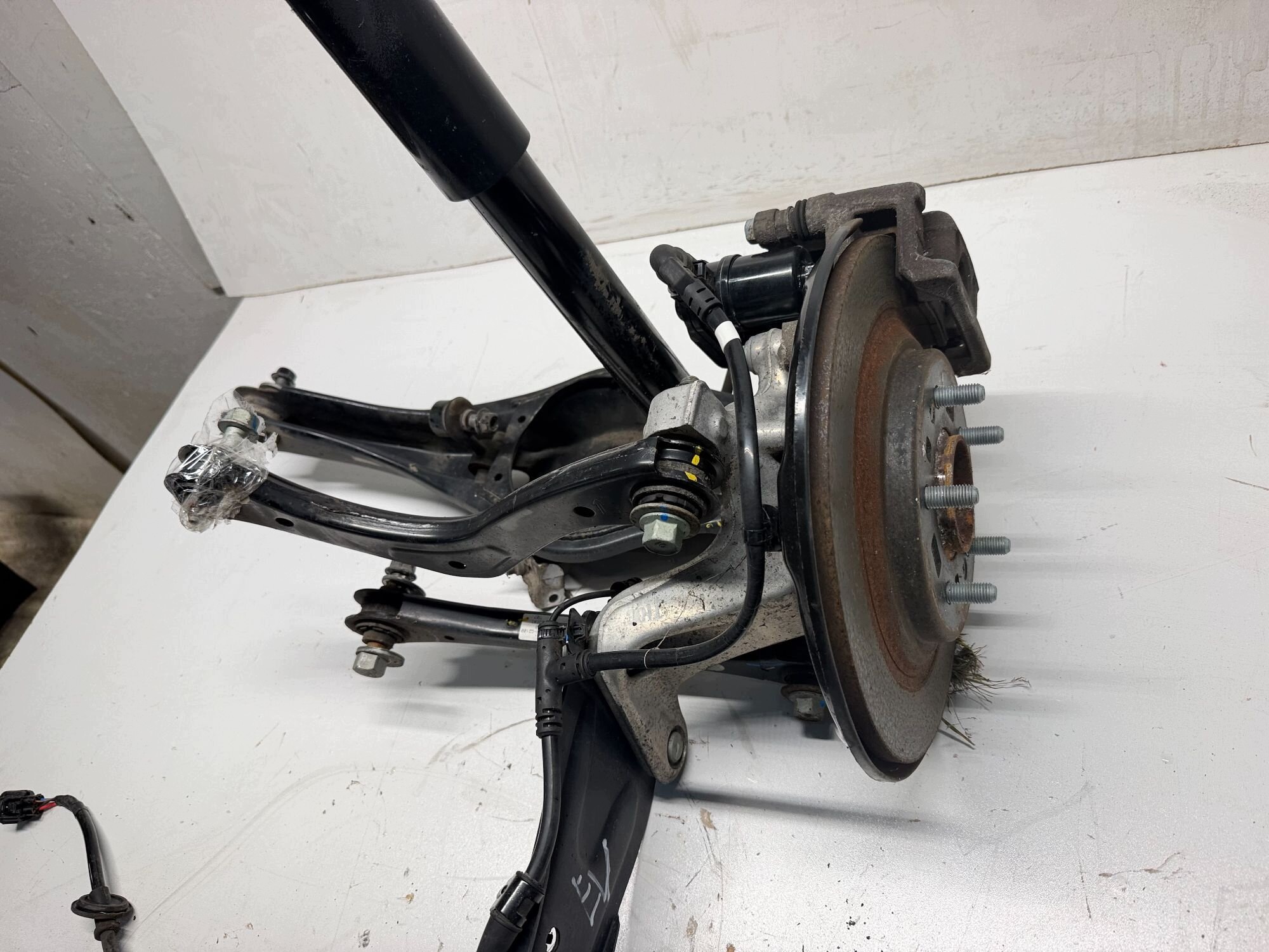 sususpension rear. left KIA NIRO EV 55210-G2500 2017-2022