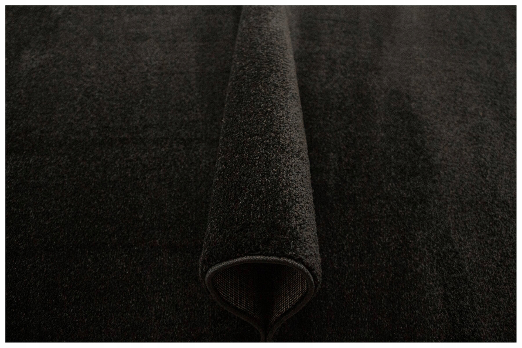 Dywan Czarny Jednolity Mięciutki Do Salonu Lima 80x150 cm