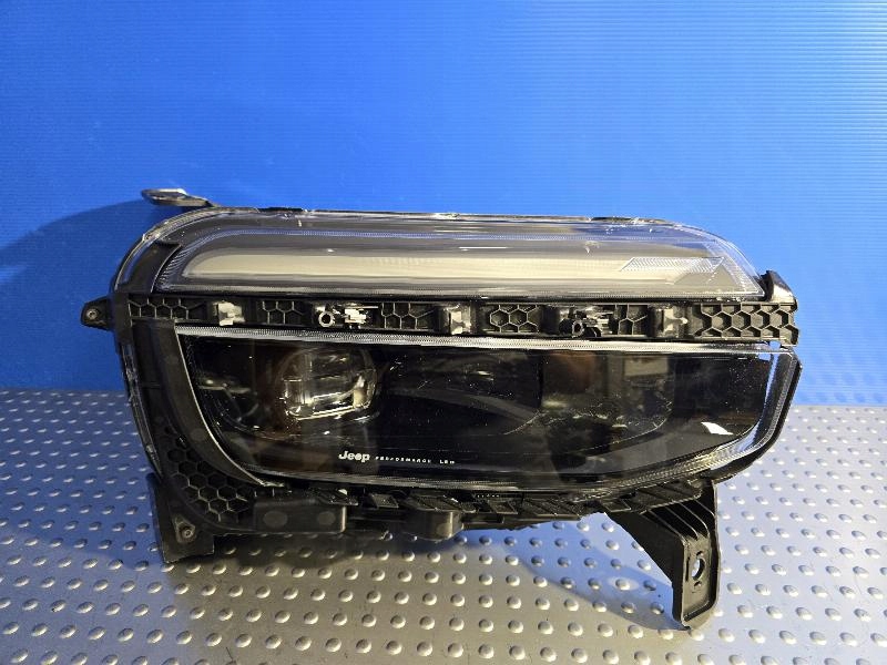 AVENGER full led 52218717 фара правая