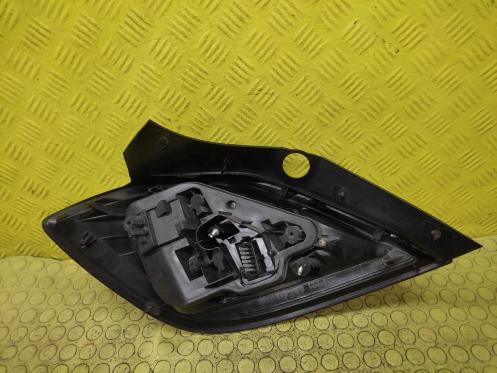OPEL ASTRA H light right rear part 24451837