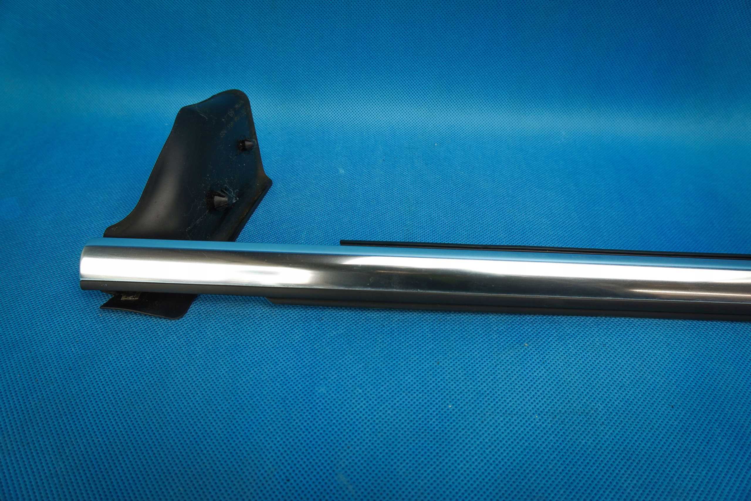 moulding dust door chrom Audi A8 S8 4H 4H0853283C 2ZZ