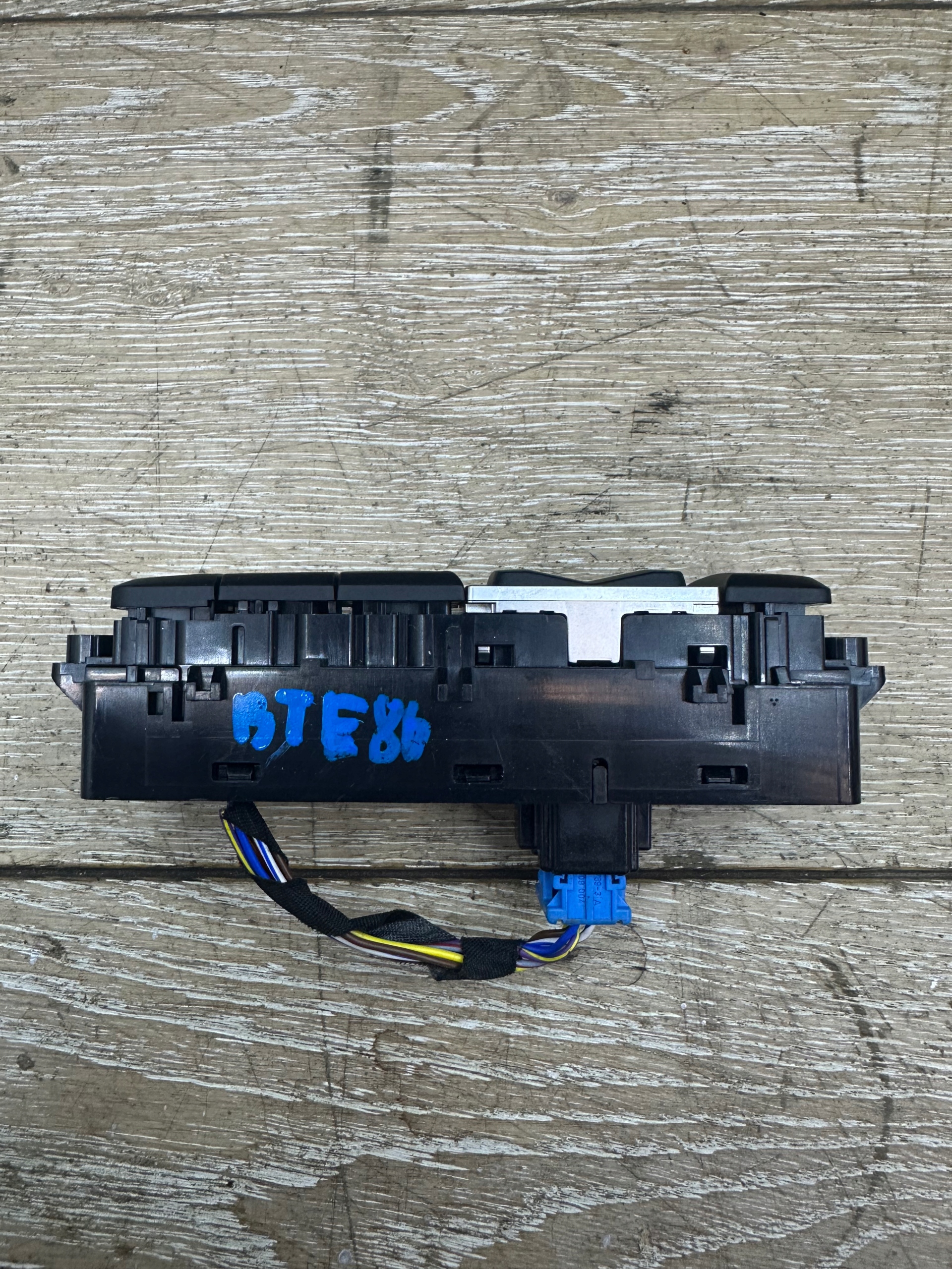 PANEL PRZYCISKI TRYBOW de guide PDC SPORT ECO TUNELU SRODKOWEGO BMW X1 F48