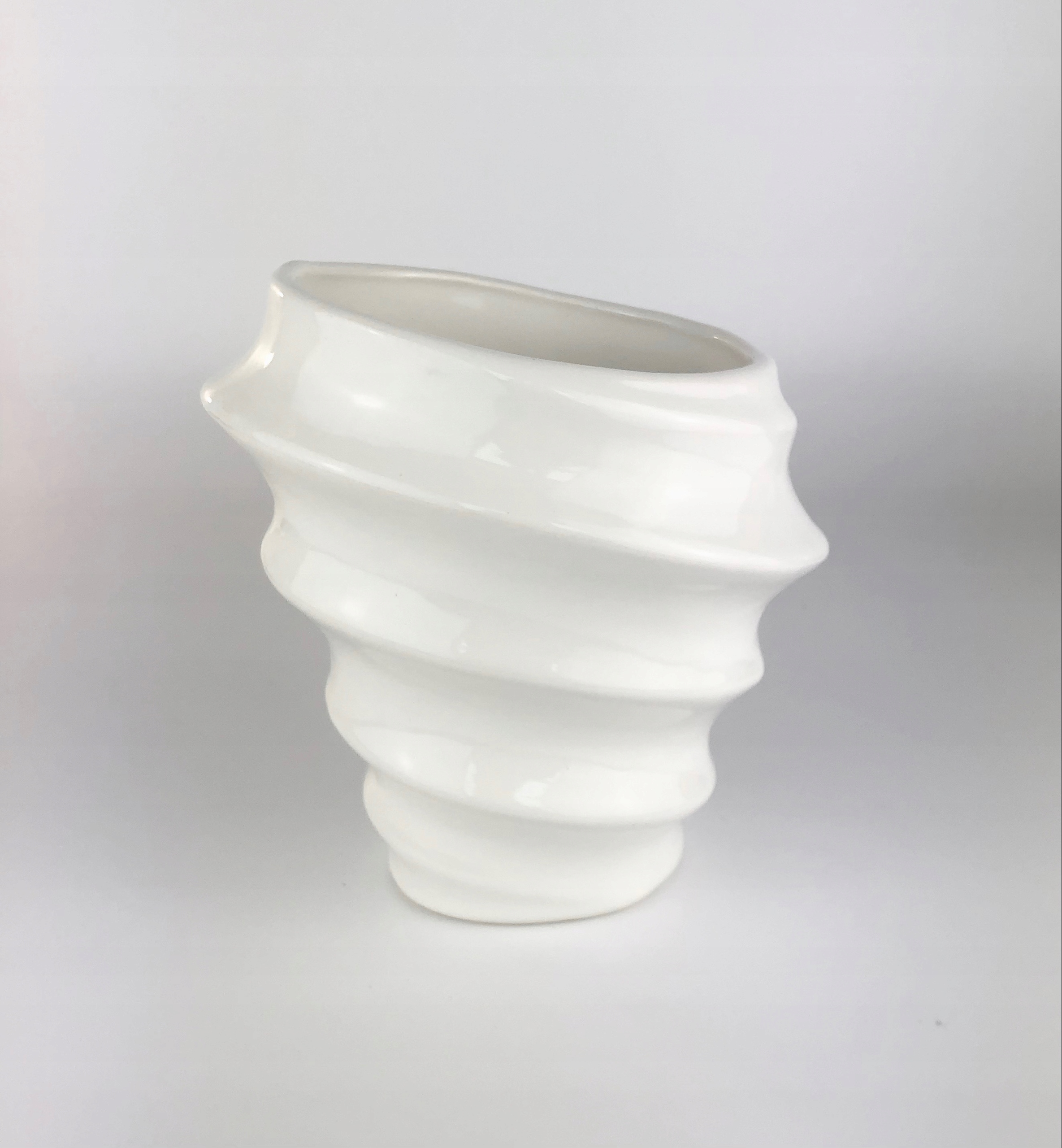 Osłonka ceramiczna Viki mała biała