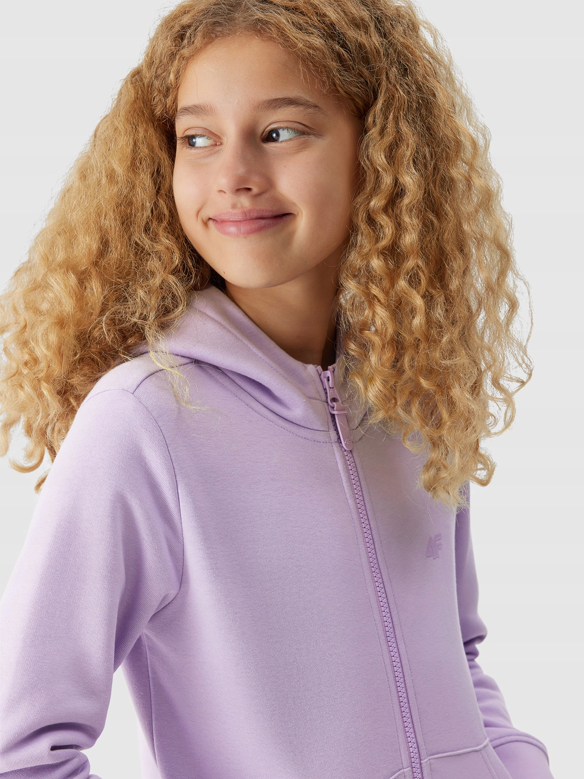 4F BLUZA DZIEWCZĘCA ROZPINANA Z KAPTUREM DRESOWA DZIECIĘCA Kod producenta 4FJAW23TSWSF636