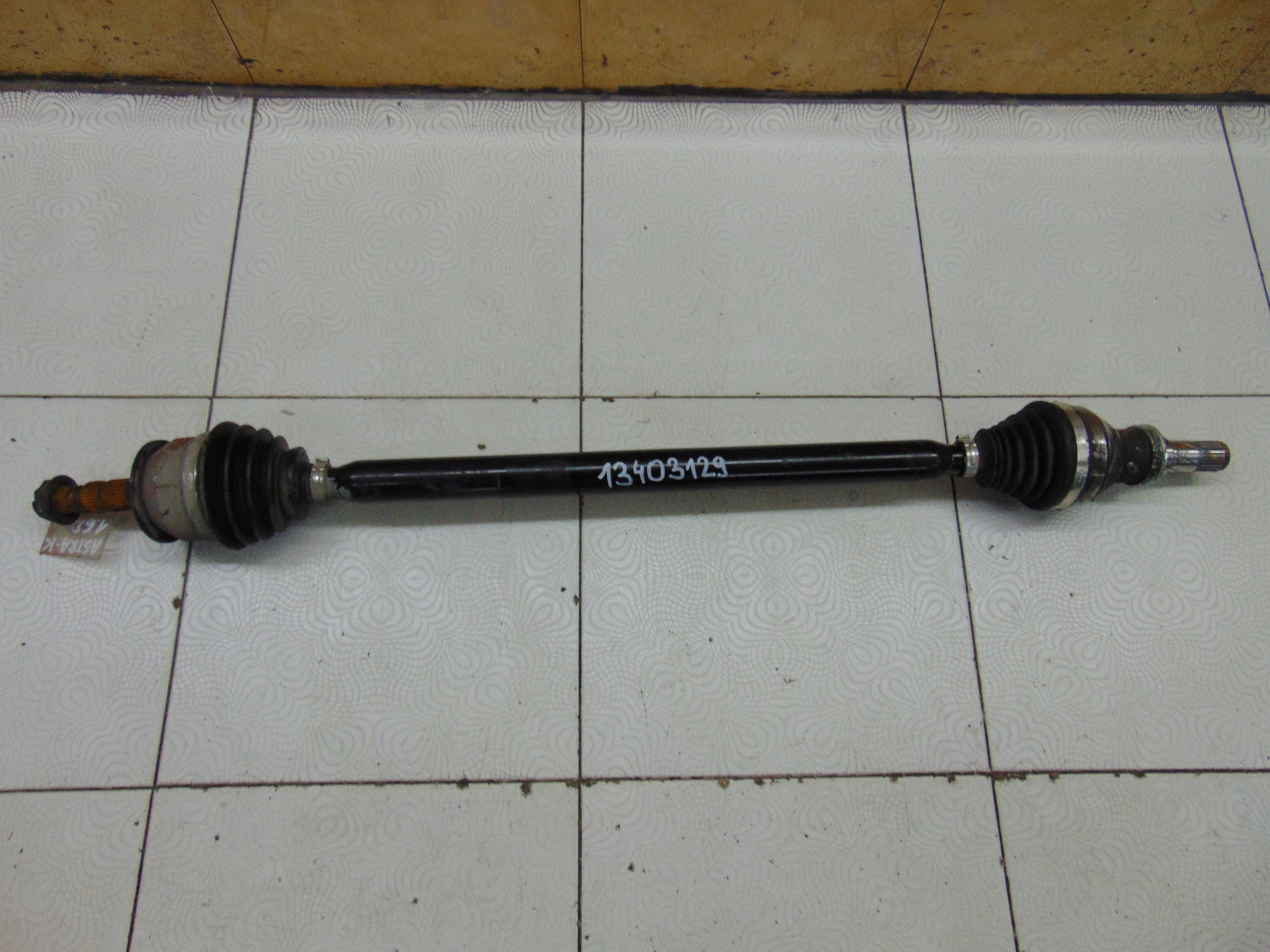 PÓŁOŚ PRAWA OPEL ASTRA V K 1.6D 13403129