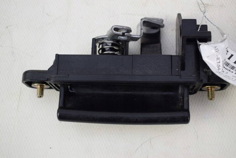 KLAMKA KLAPY TYŁ TYLNEJ CZARNA MAZDA 3 1 I BK HB 5D 03-09 Producent części Mazda OE