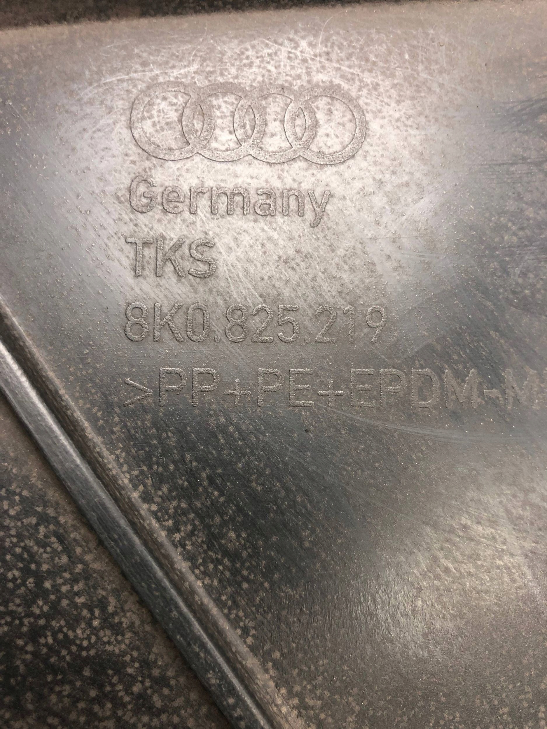 cover chassis AUDI A4 B8 LIFT 8K0825219