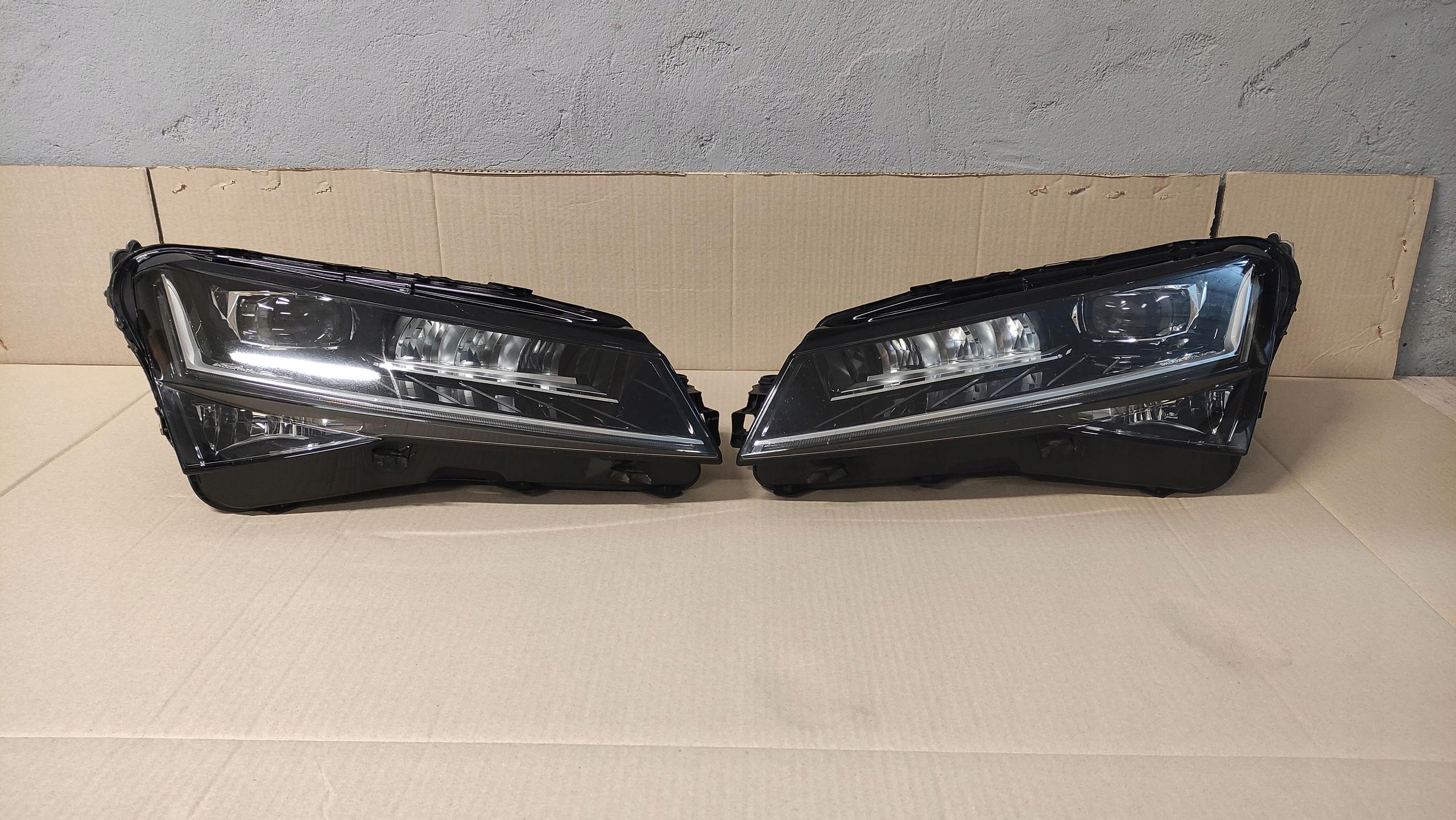 SUPERB III LIFT LAMPY PRZÓD CRYSTAL LIGHT LED 3V1