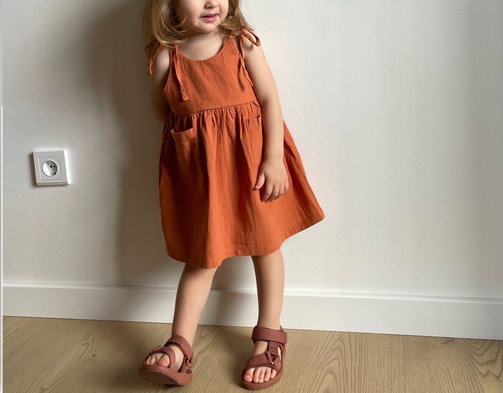 LETNIA BAWEŁNIANA SUKIENKA NA SZELKACH LUŹNA LATO Marka Inna marka