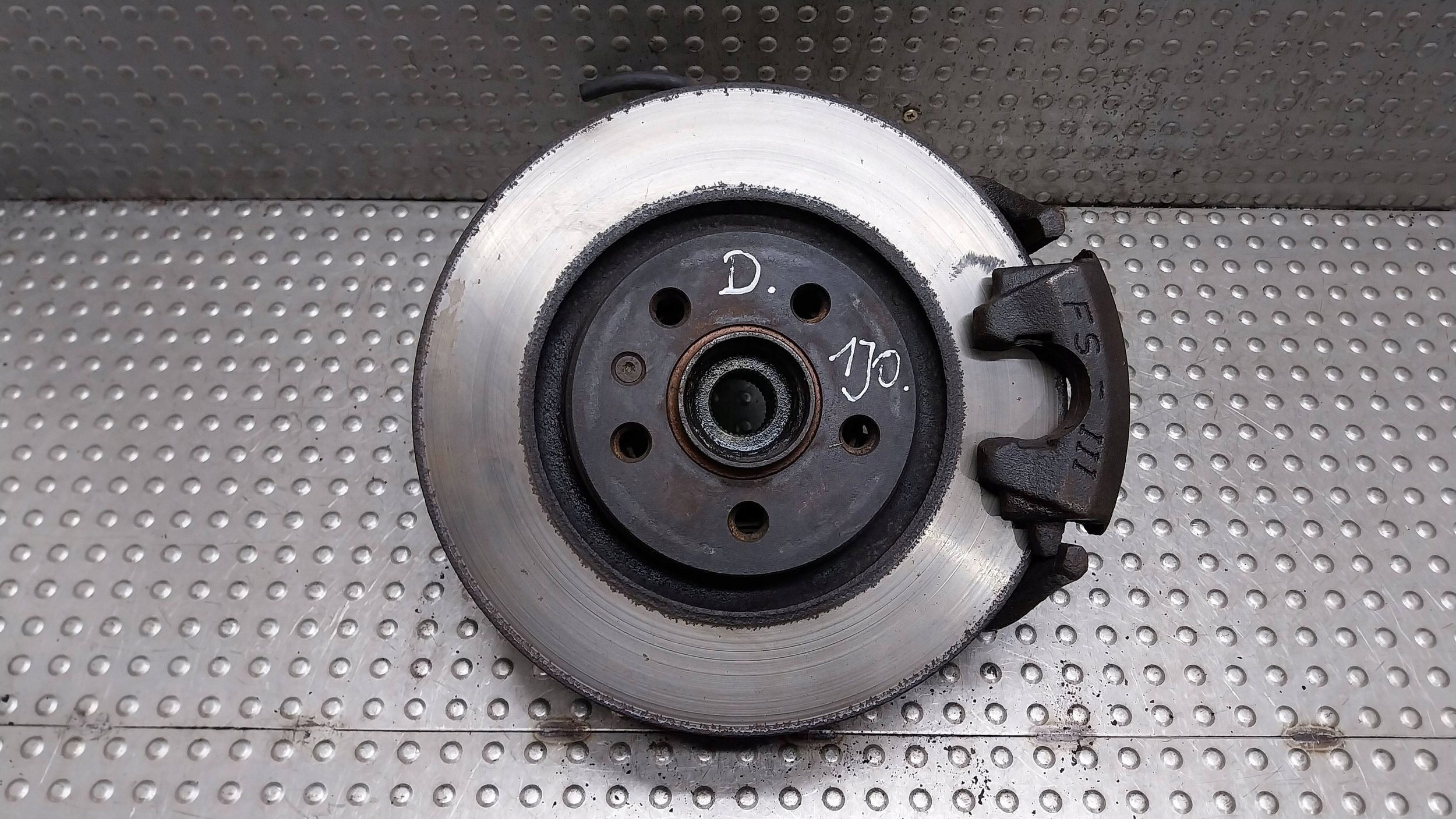 Mozzo FUSELLO Destra Anteriore 1J0407256AJ VW GOLF IV A3 8L OCTAVIA e LEON e 1.9TDI