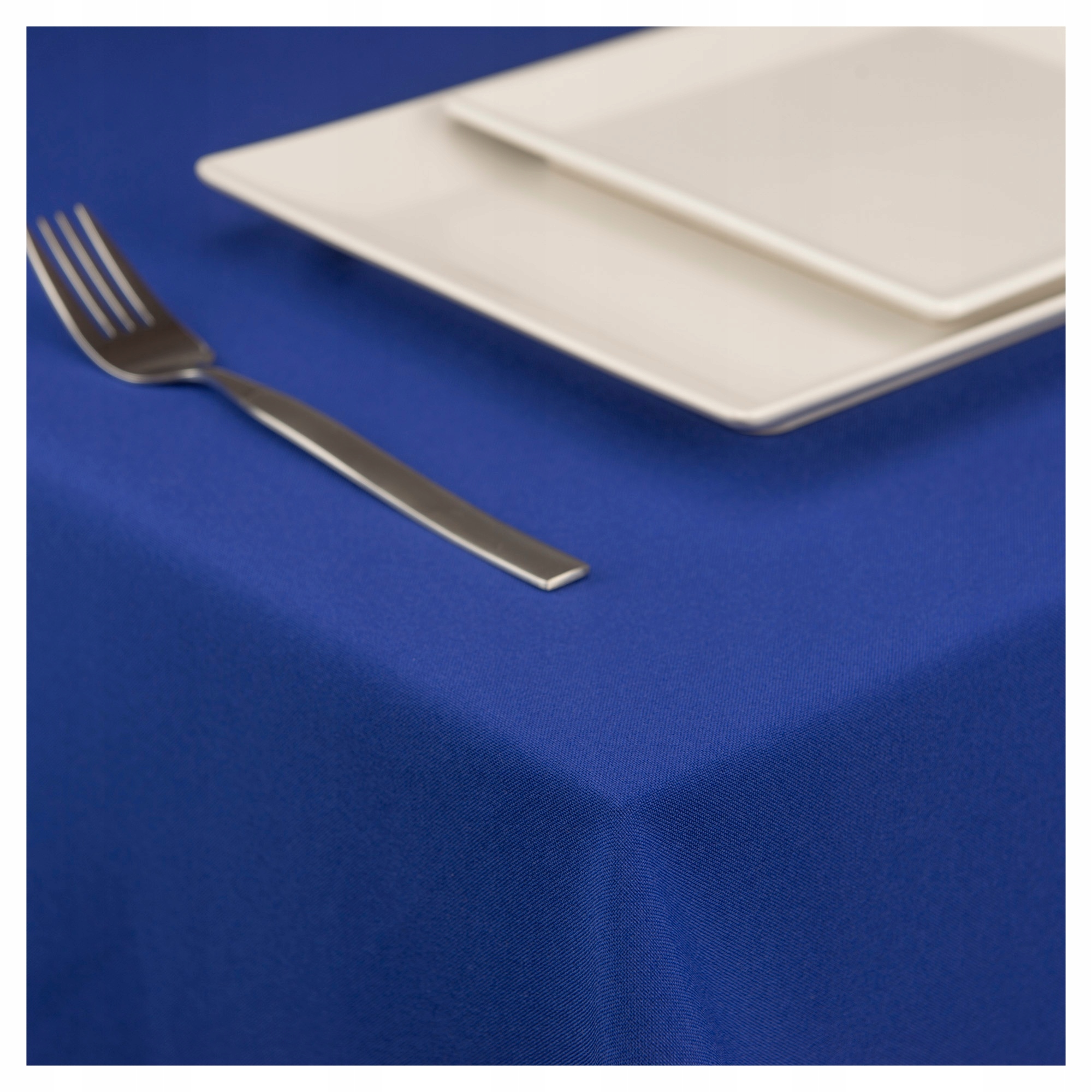 ELEGANCKI GŁADKI OKRĄGŁY OBRUS KOŁO CHABROWY Ø140 Wzór dominujący gładki