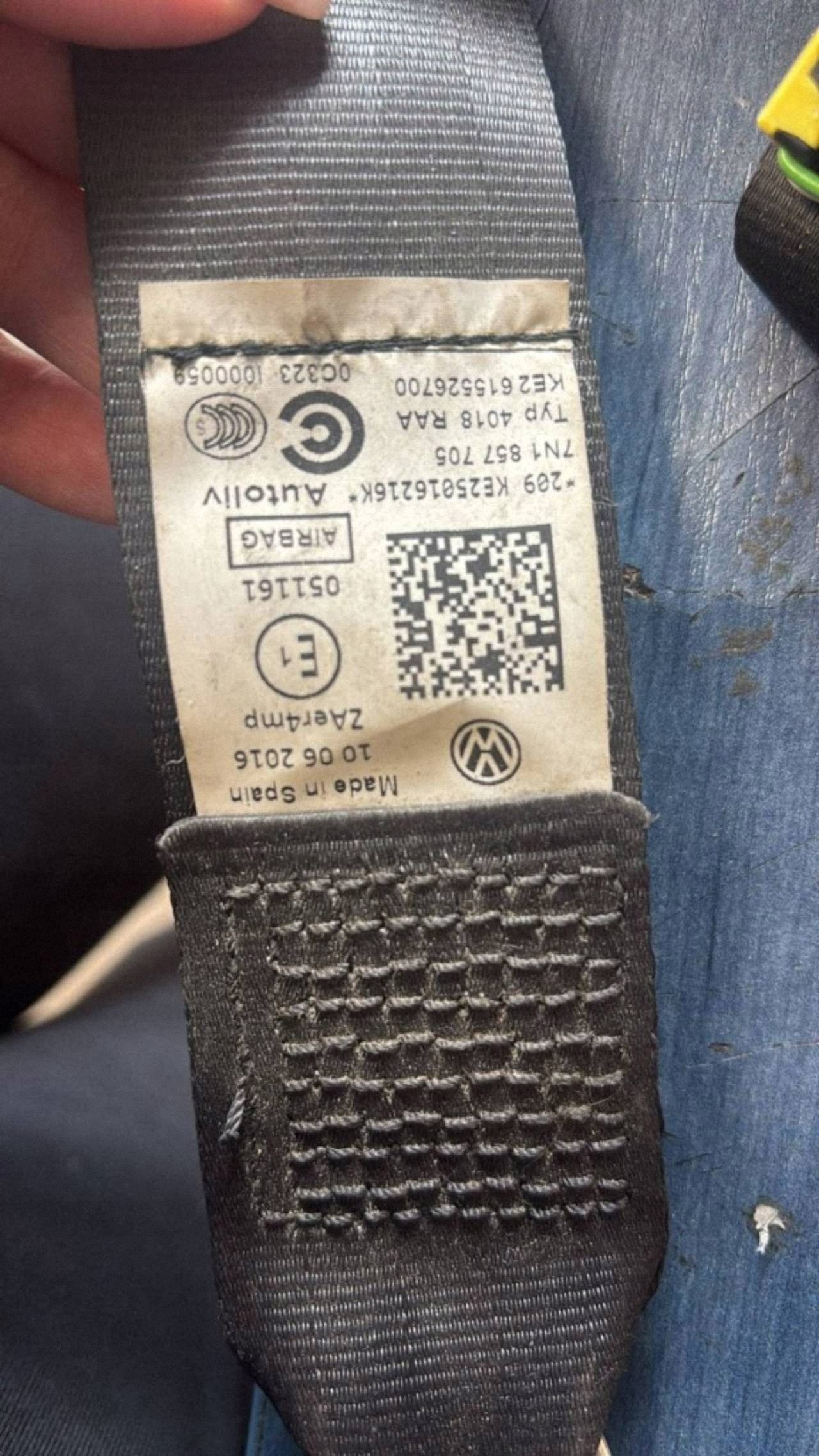front seat belt left side Volkswagen Sharan 7N1857705